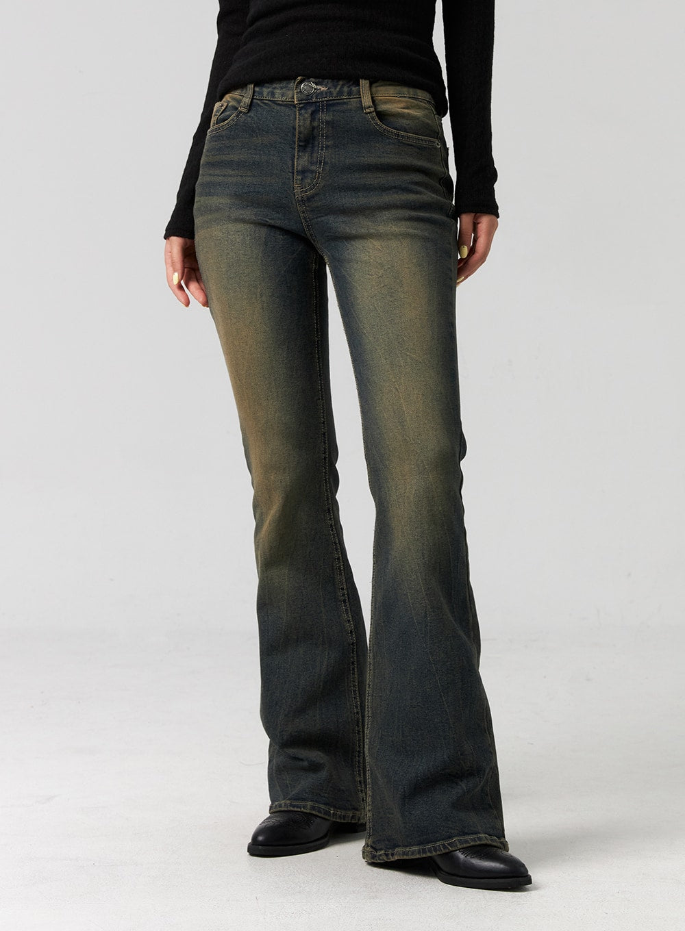 Washed Jeans with Back Cut CG327
