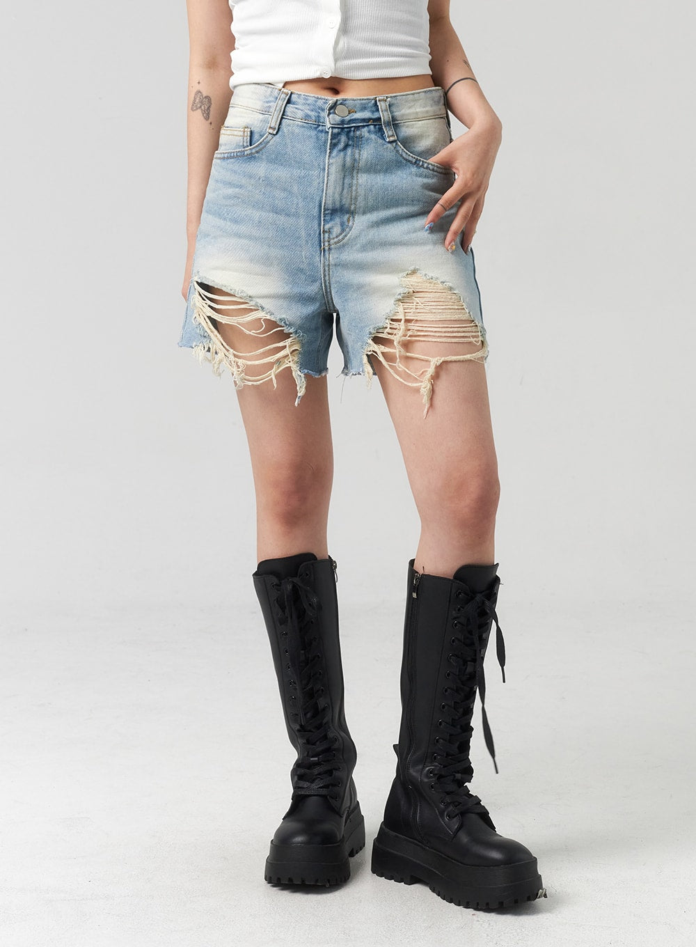 Light Ripped Denim Shorts CL318