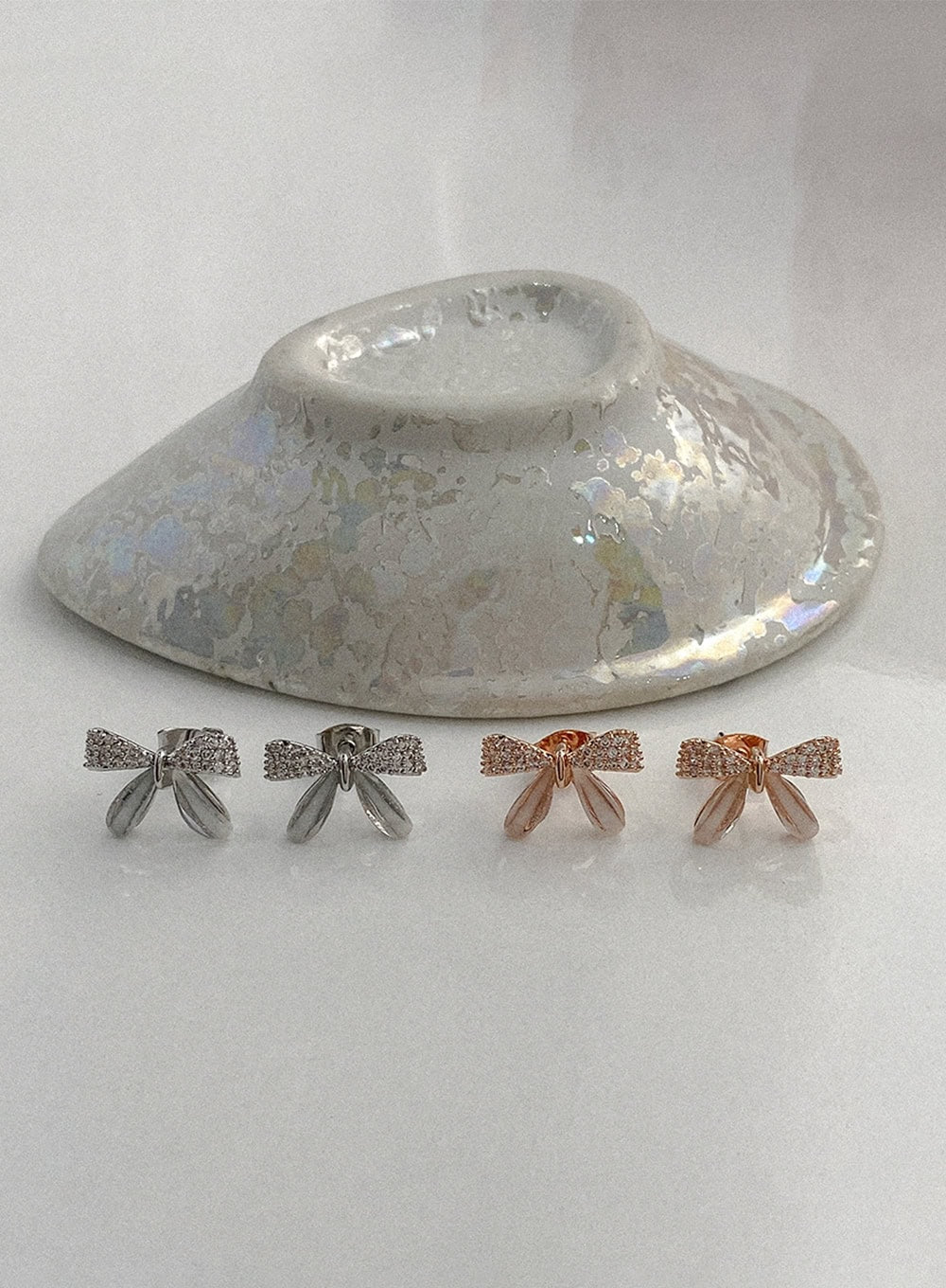 Glint Ribbon Cubic Earrings IA517