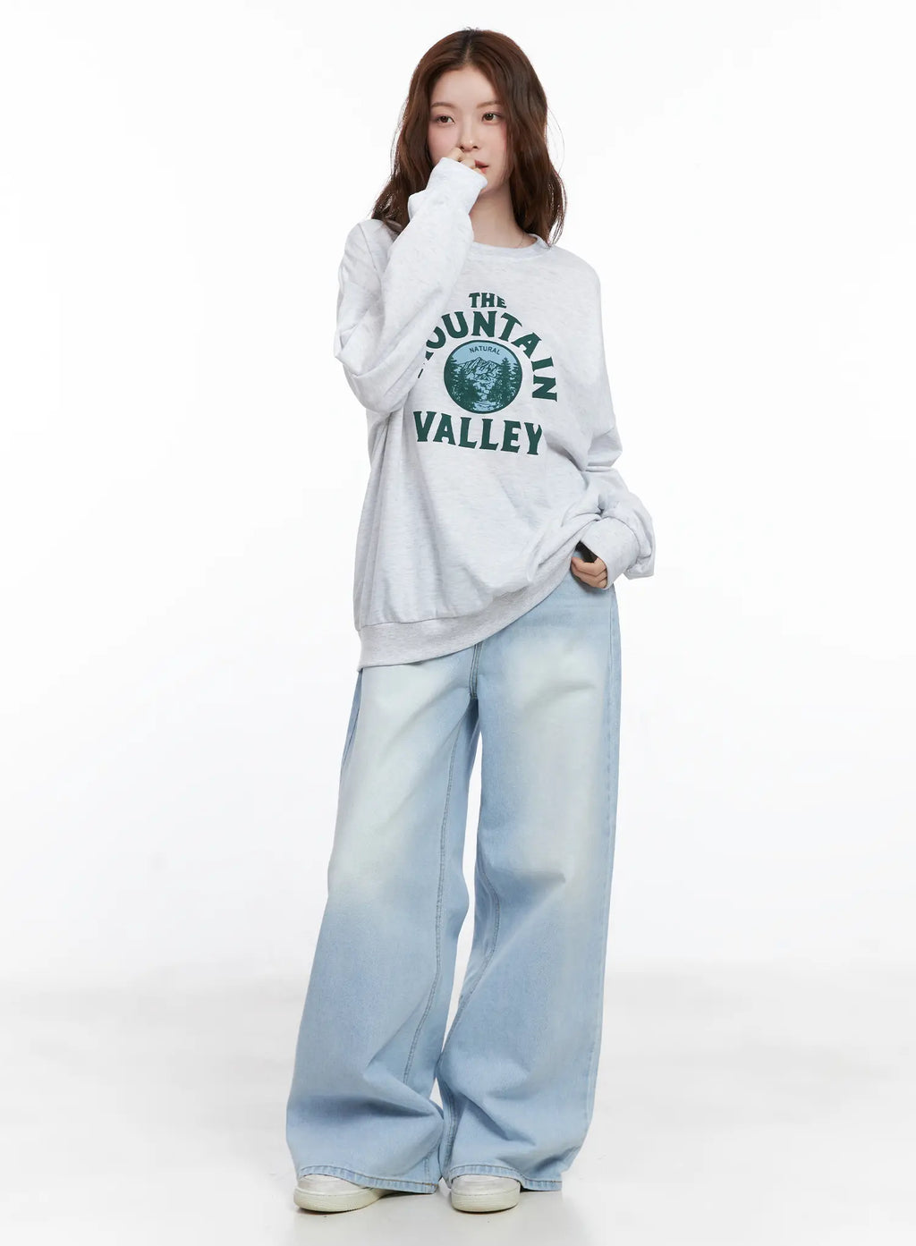 Mountain Valley Graphic Crewneck CG521