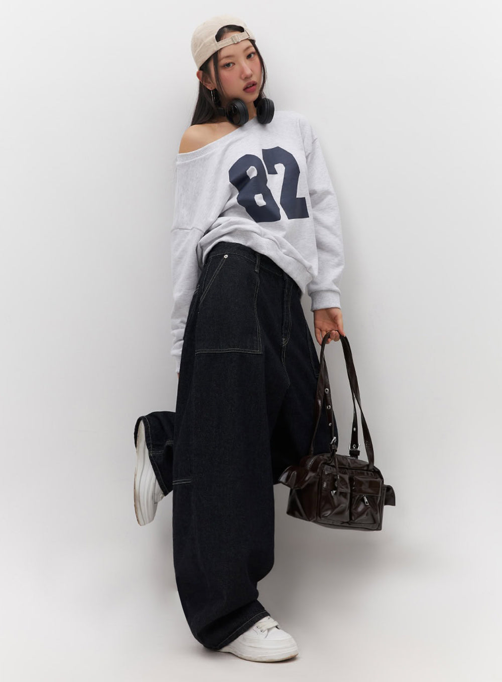 One-Shoulder Graphic Crewneck IF510