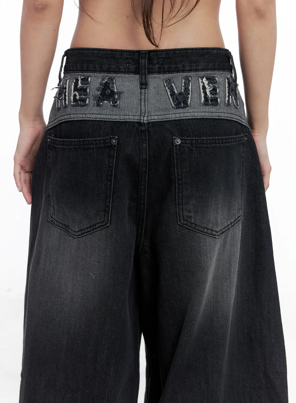 Suyeon Embroidered Baggy Denim Jeans CL510