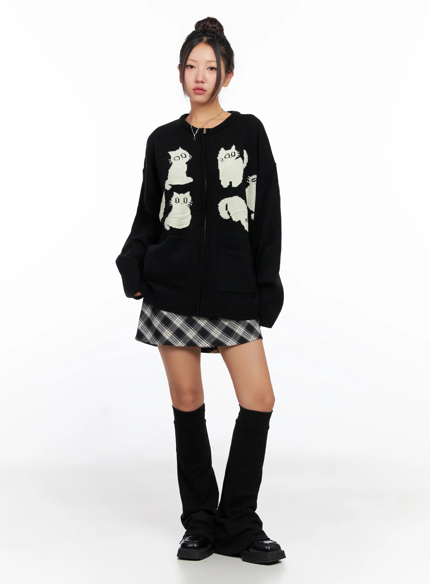 Oversized Graphic Zip-up Sweater CO515