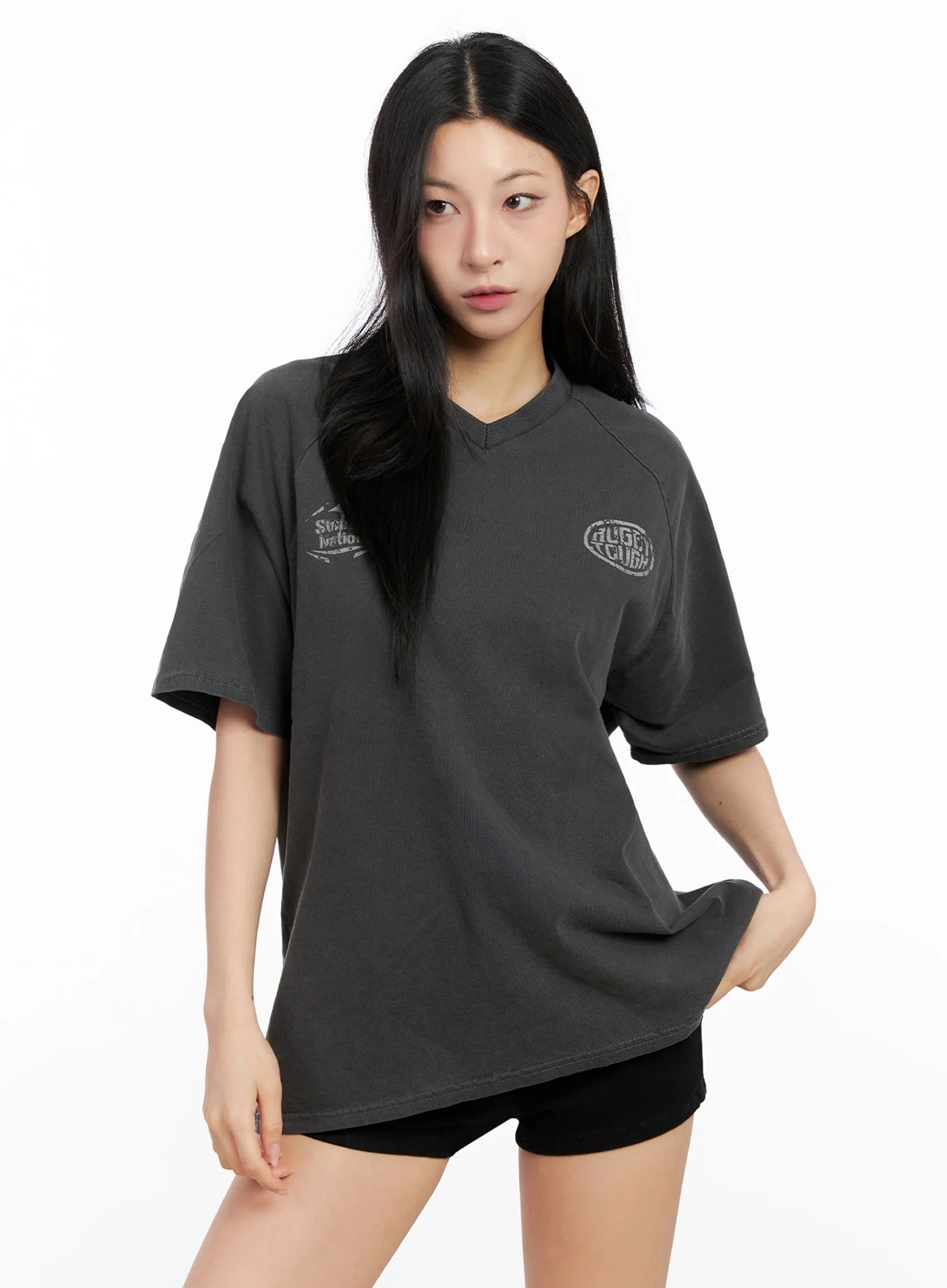 Relaxed-Fit V-Neck Graphic T-Shirt IG508