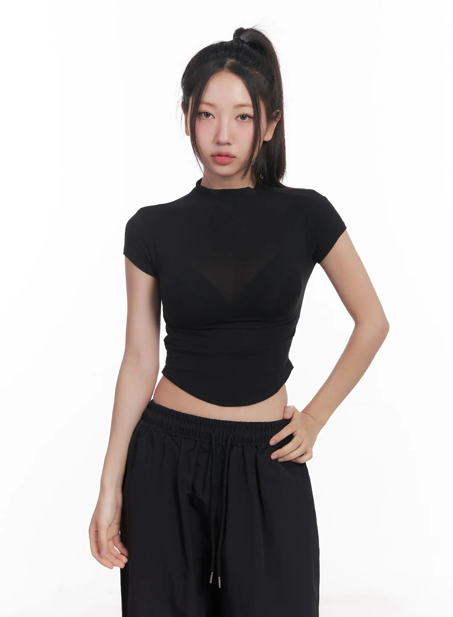 Slim-Fit Mock Neck Crop Top CU517