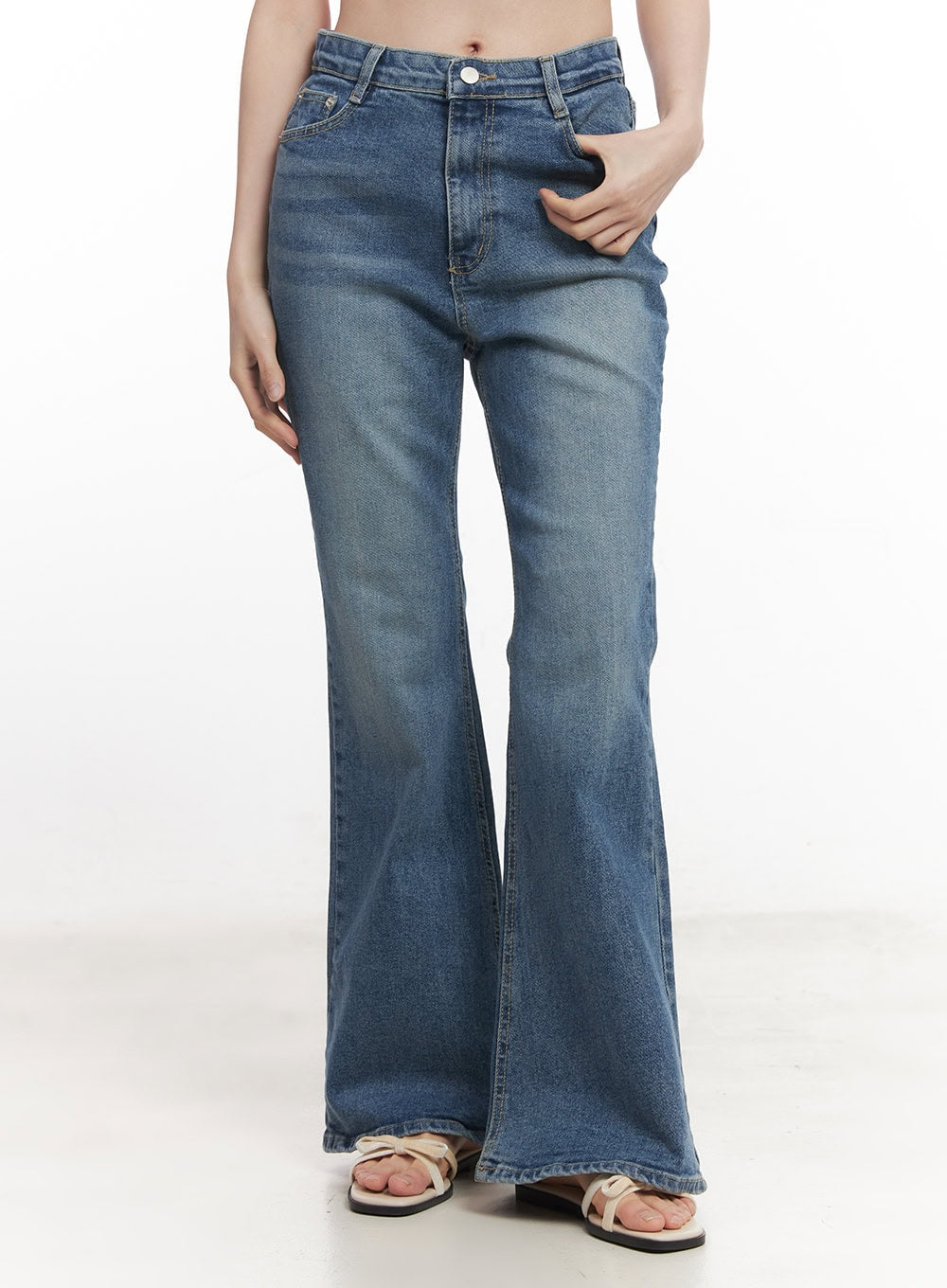 Gracie Washed Bootcut Jeans CA501