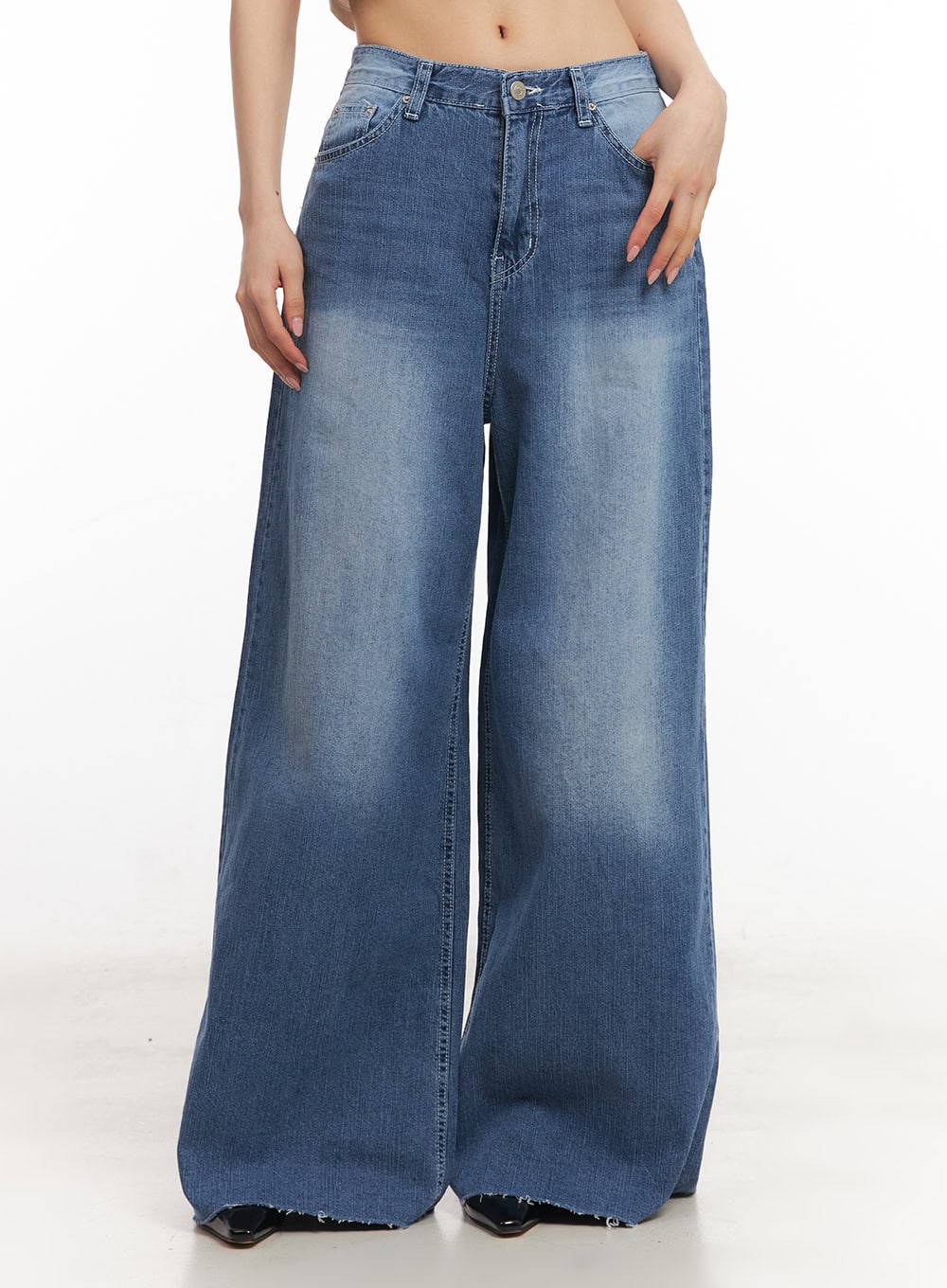 Jayn Distressed Flare Wide-Leg Jeans CA504