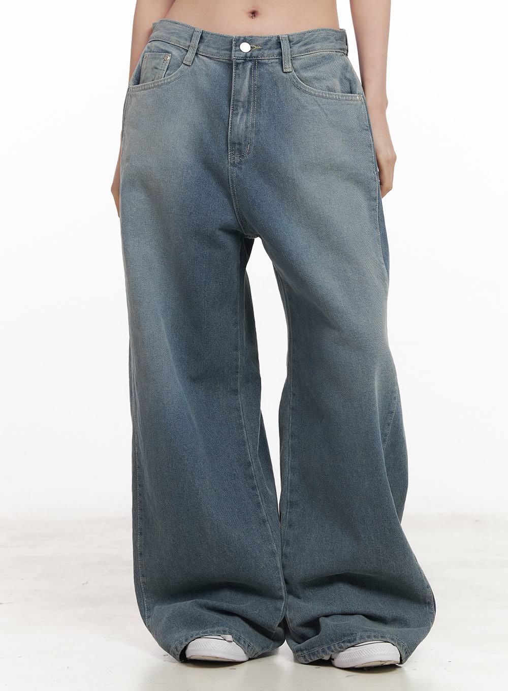 Amber Pintuck Wide-Leg Jeans CM511