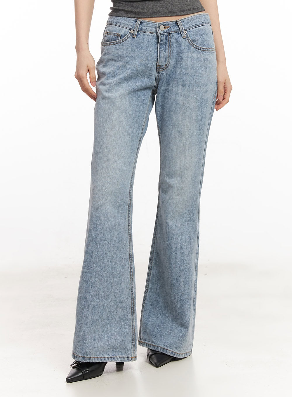 Vesper Low-Rise Bootcut Jeans CA516