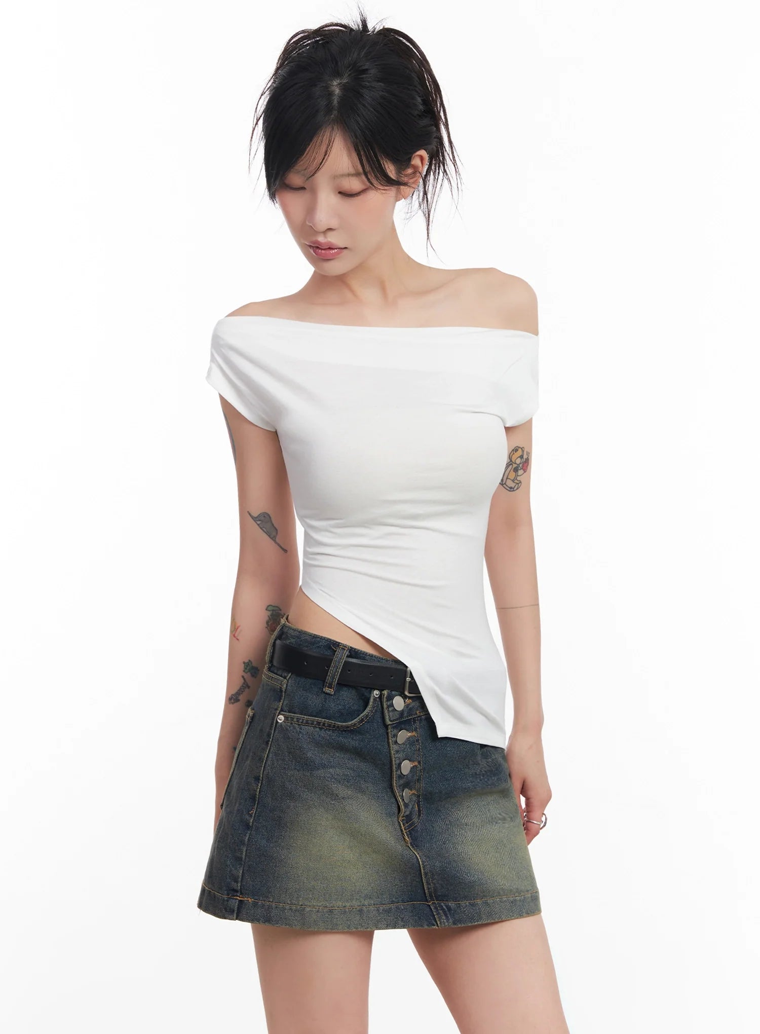 Slit Off-Shoulder Tee IC503