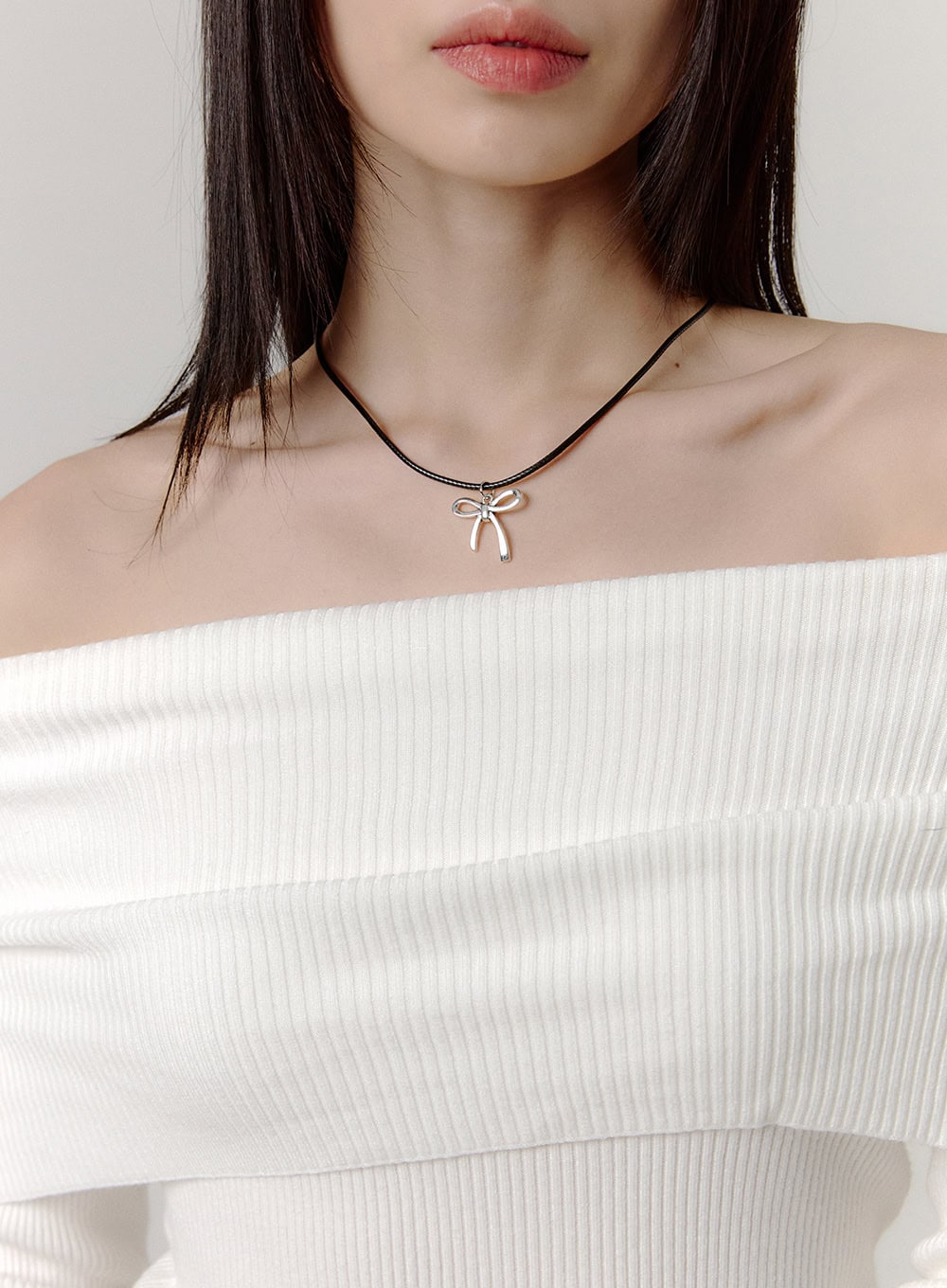 Ribbon Black Necklace IO418