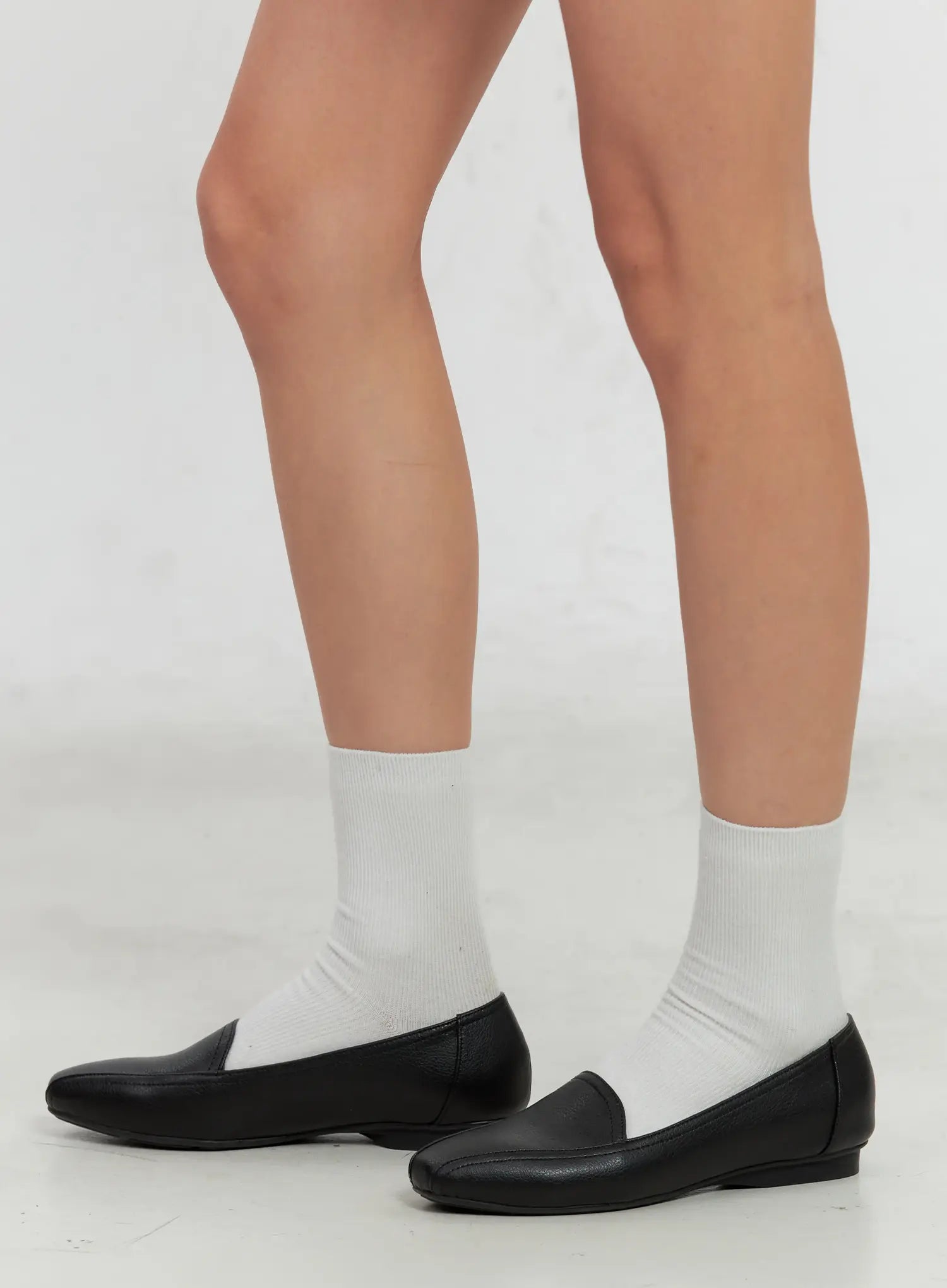 Soft Faux-Leather Loafers IS516