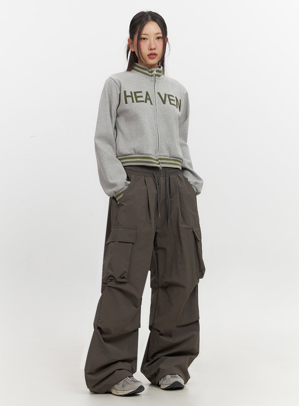 Pocketed Wide-Leg Cargo Pants IF510