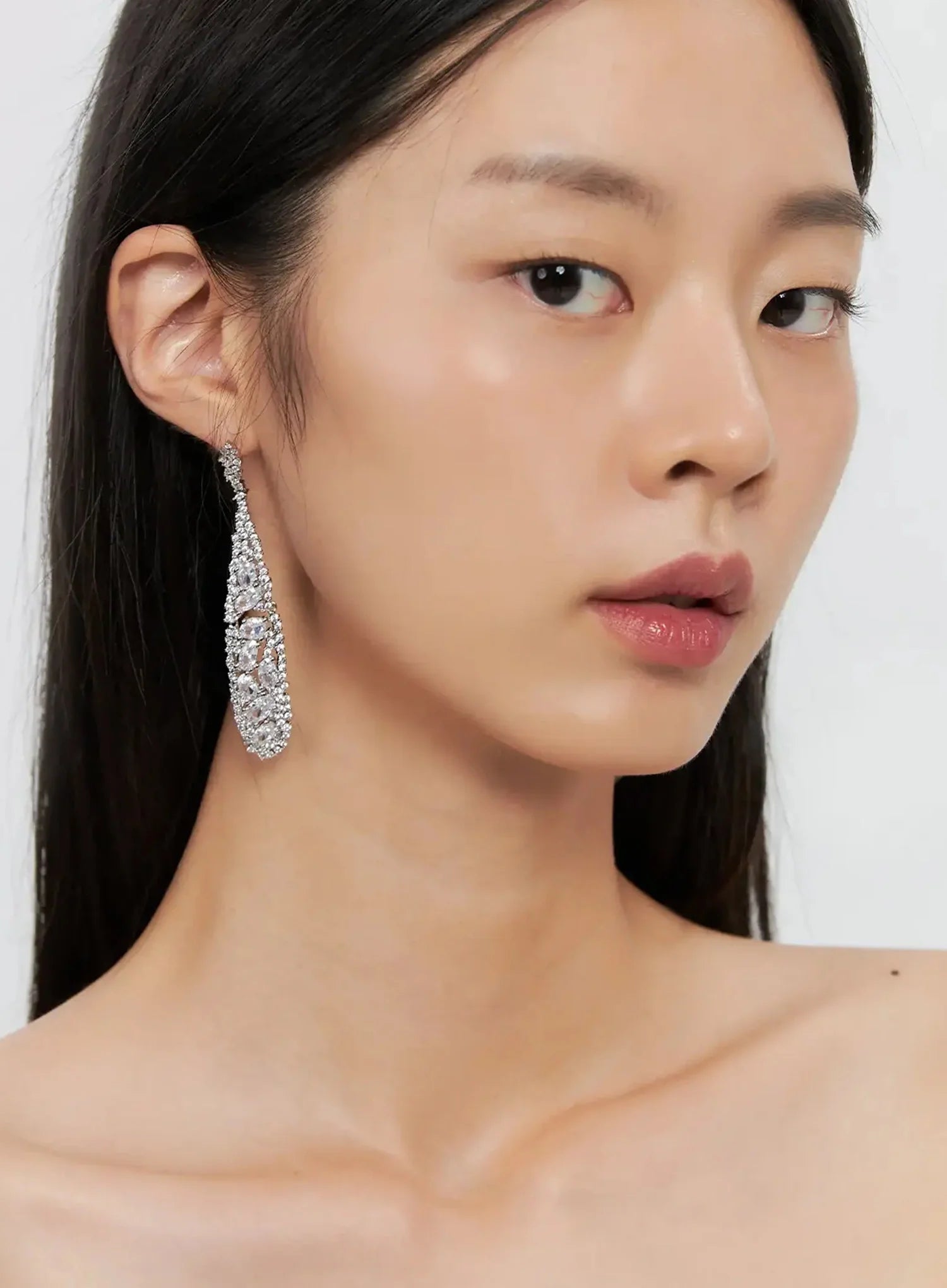 Elegant Teardrop Earrings IS515