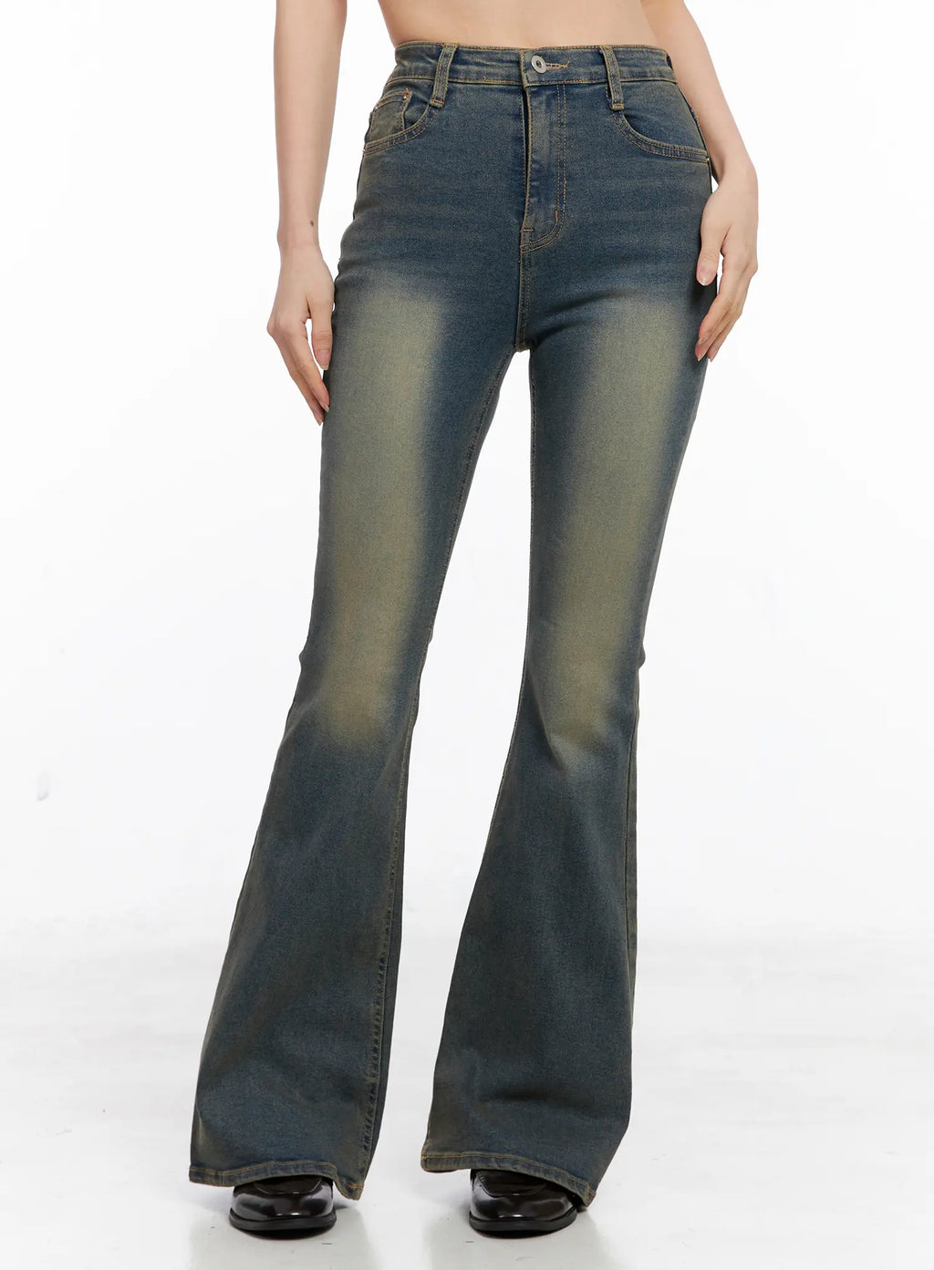 Emmy Washed Flare Jeans CC1109