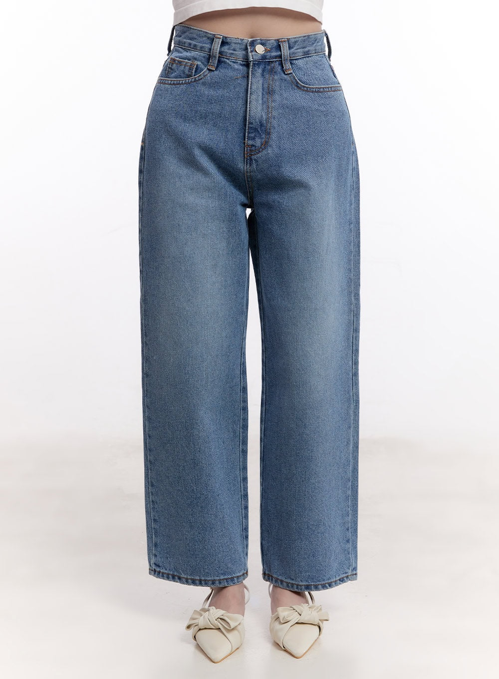 Jamie Comfy Straight-Fit Jeans CM526