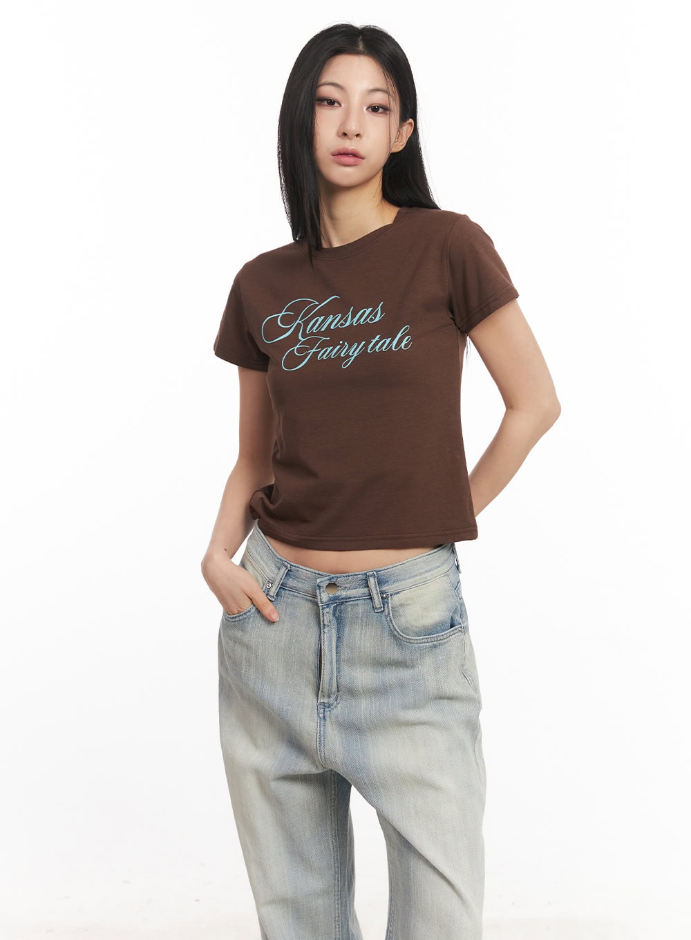 Slim-Fit Cropped Graphic Tee CA514