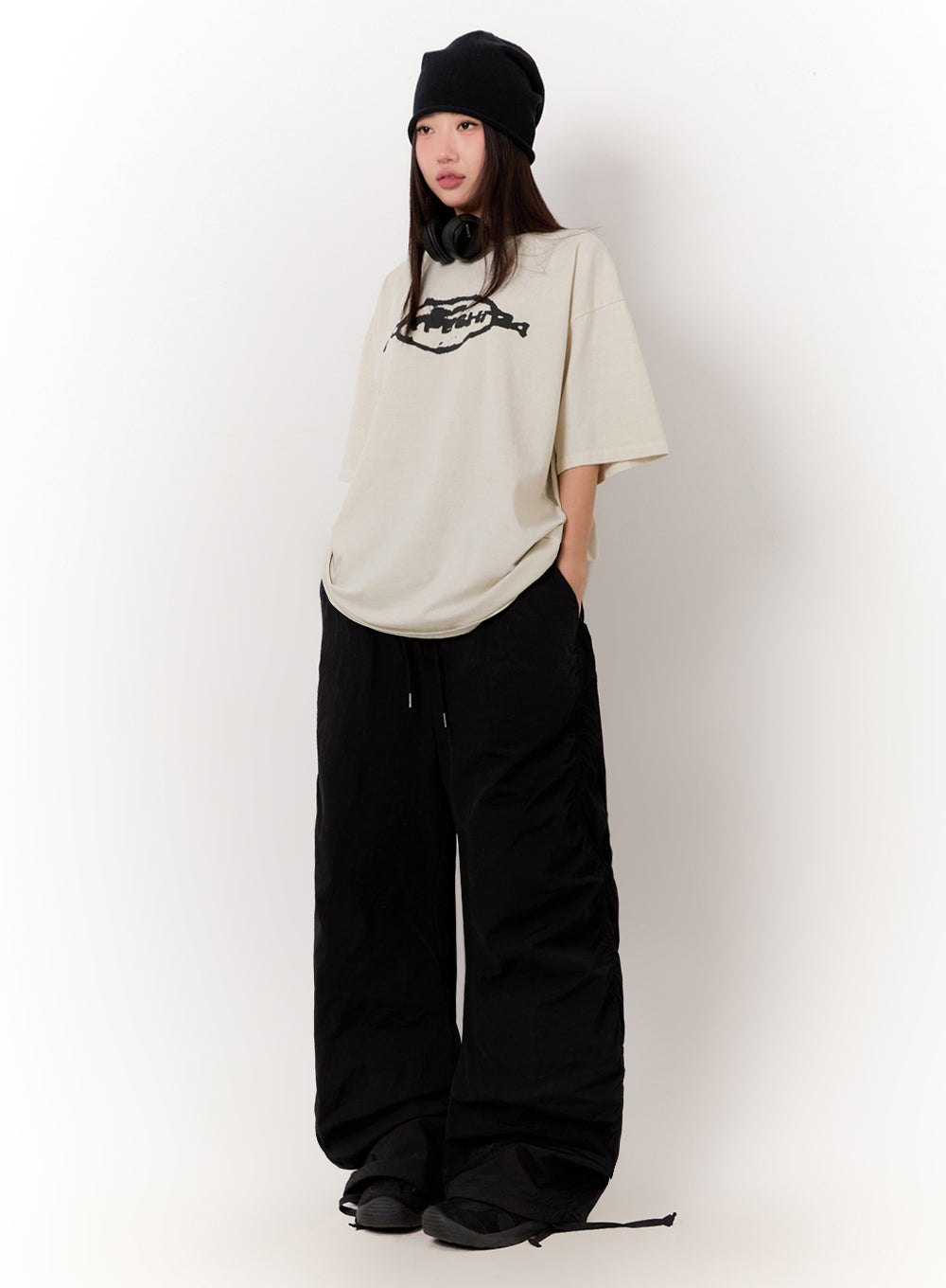 Oversized Washed Graphic Tee IU509