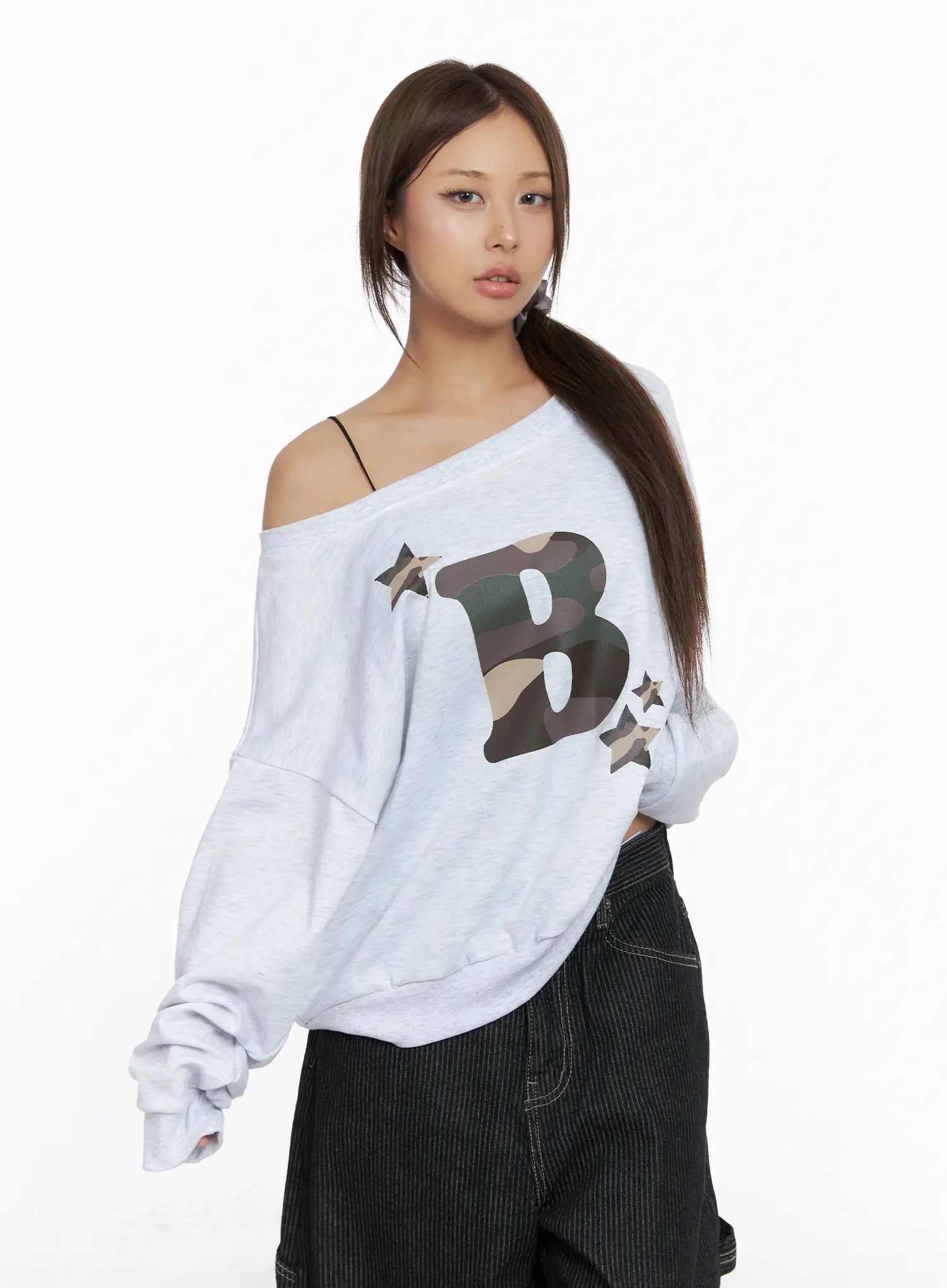 Camo Logo Off-Shoulder Sweatshirt CS505