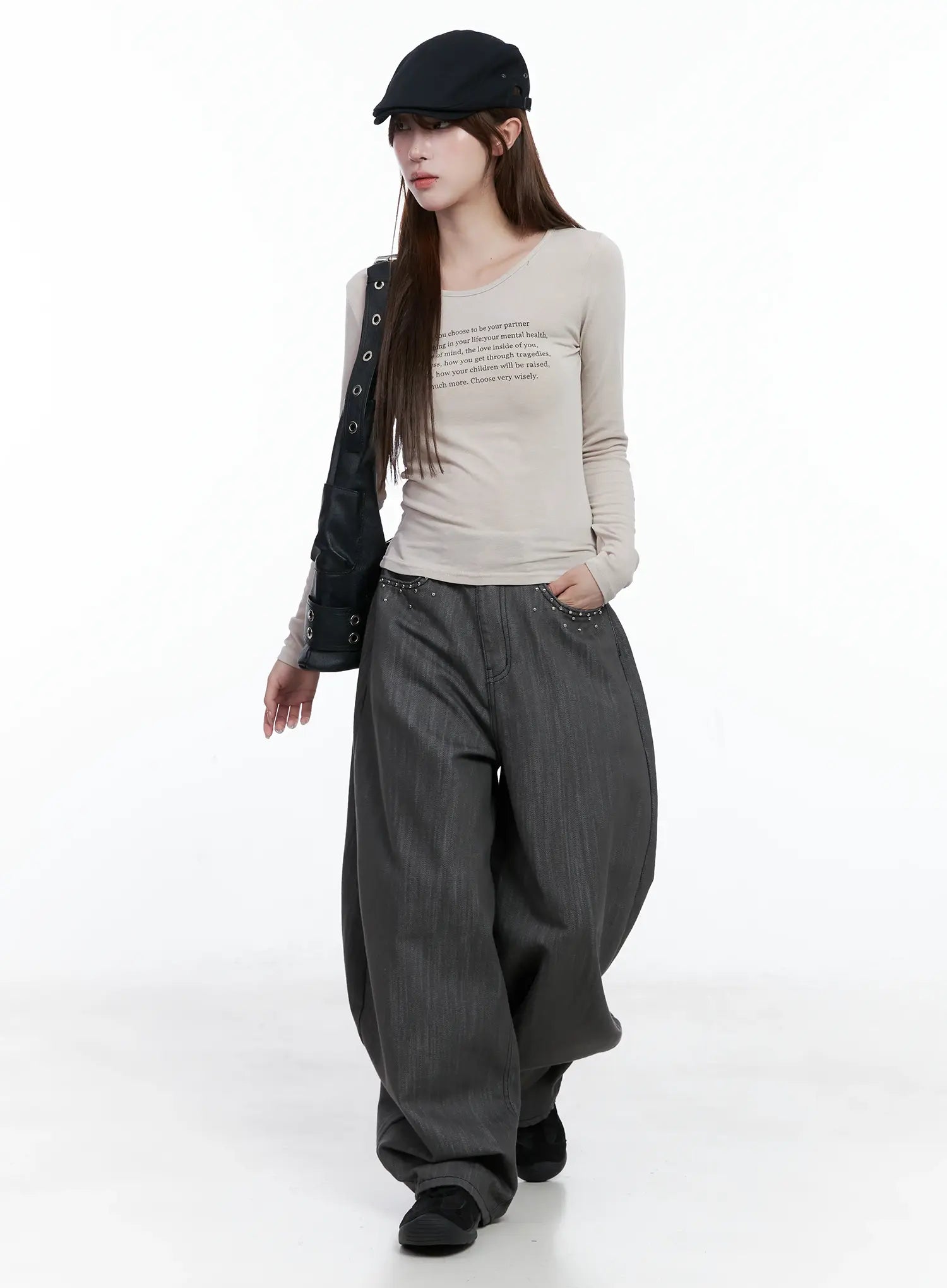 Graphic Text Slim-Fit Long-Sleeve Top CS501