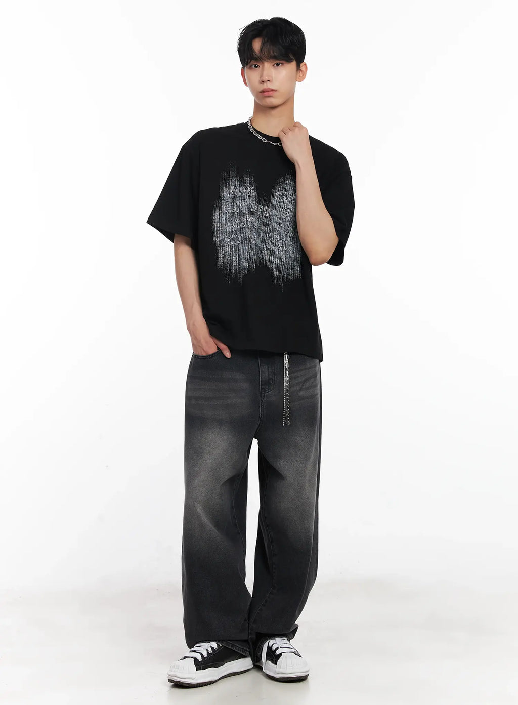 Men's Graphic Relaxed-Fit Tee IU526