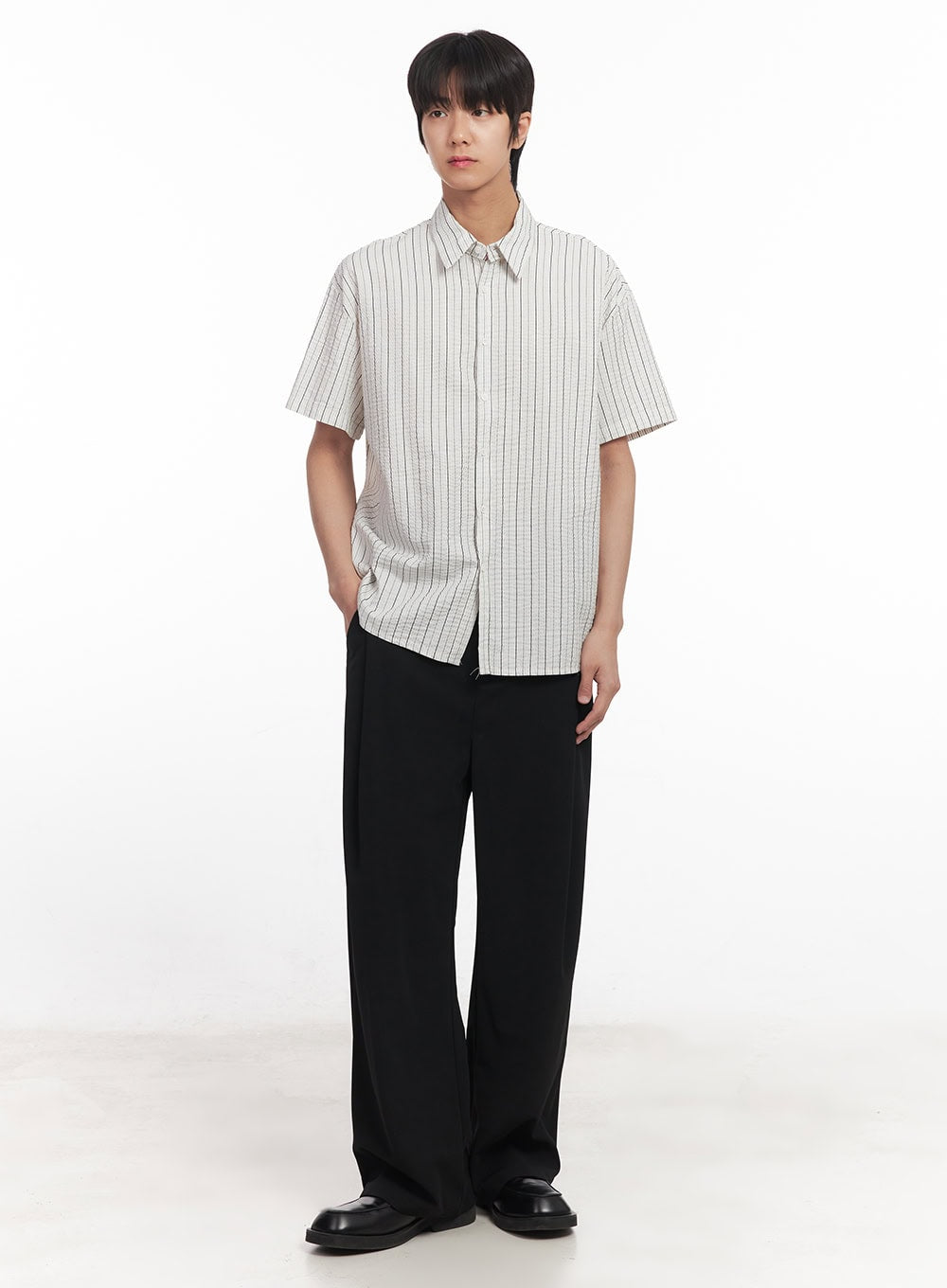 Men's Striped Loose-Fit Collared Shirt IA510