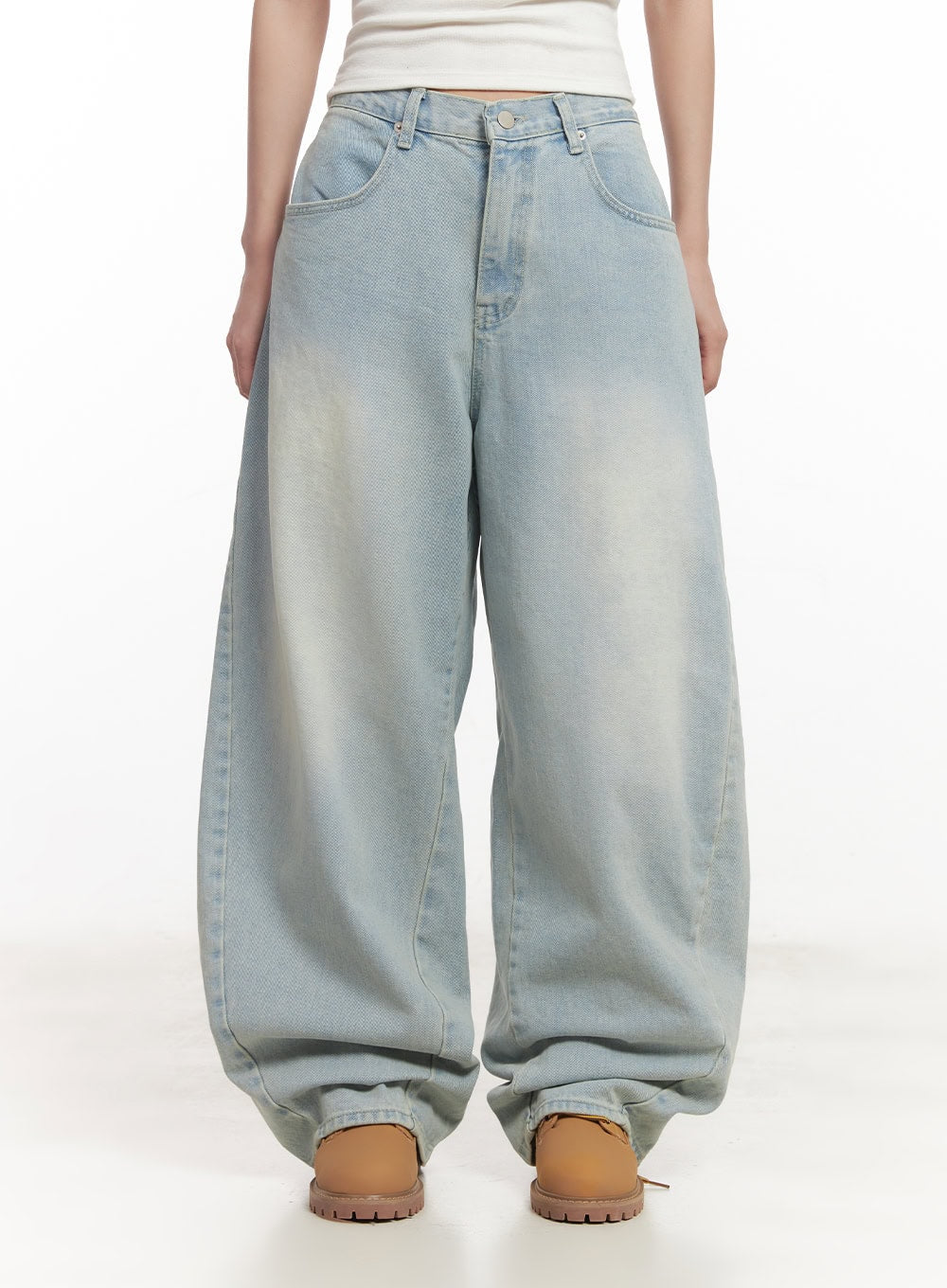 Alia Washed Wide-Leg Jeans CA518