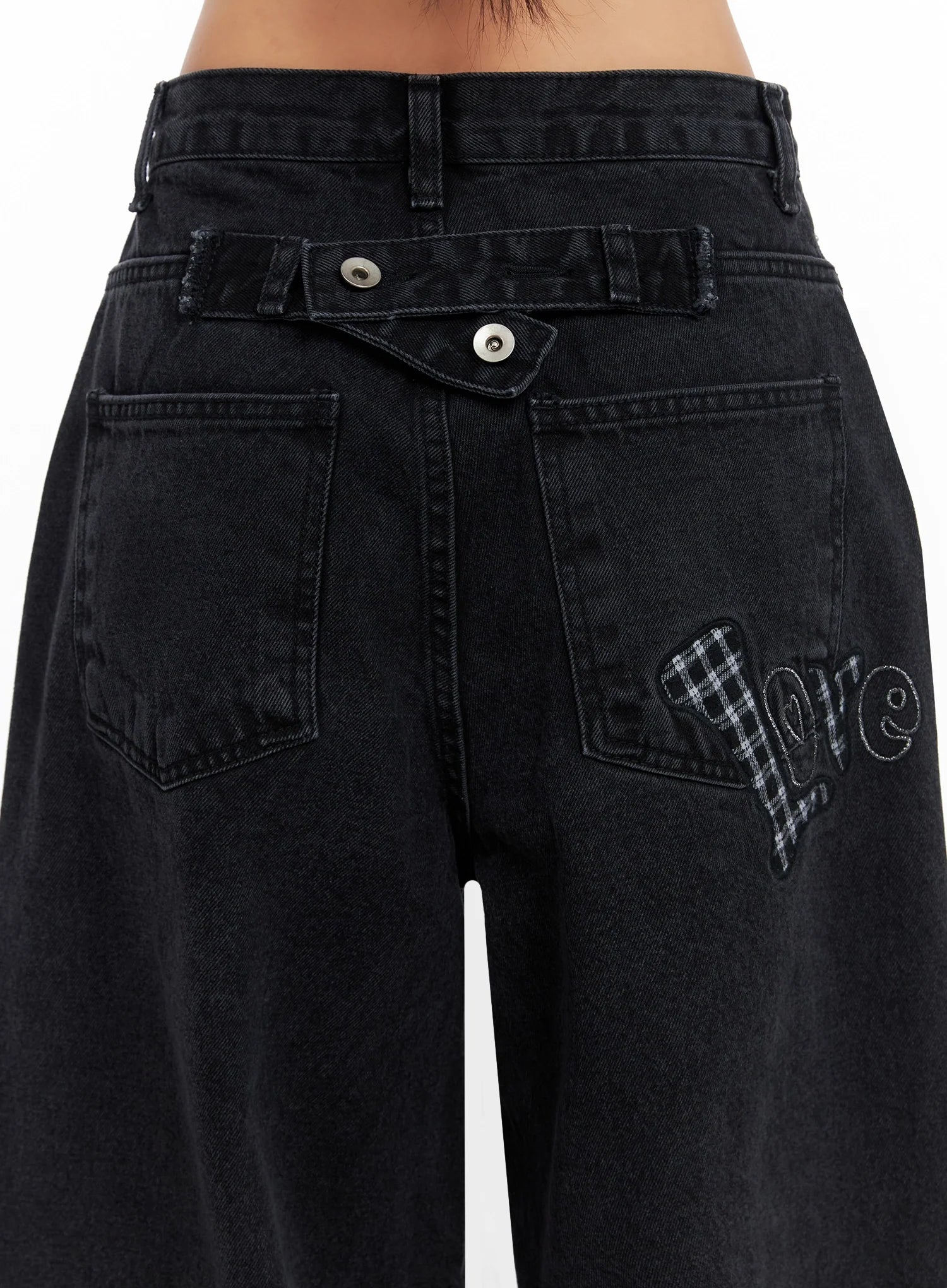 Sunwoo Embroidered Wide Leg Jeans IG528