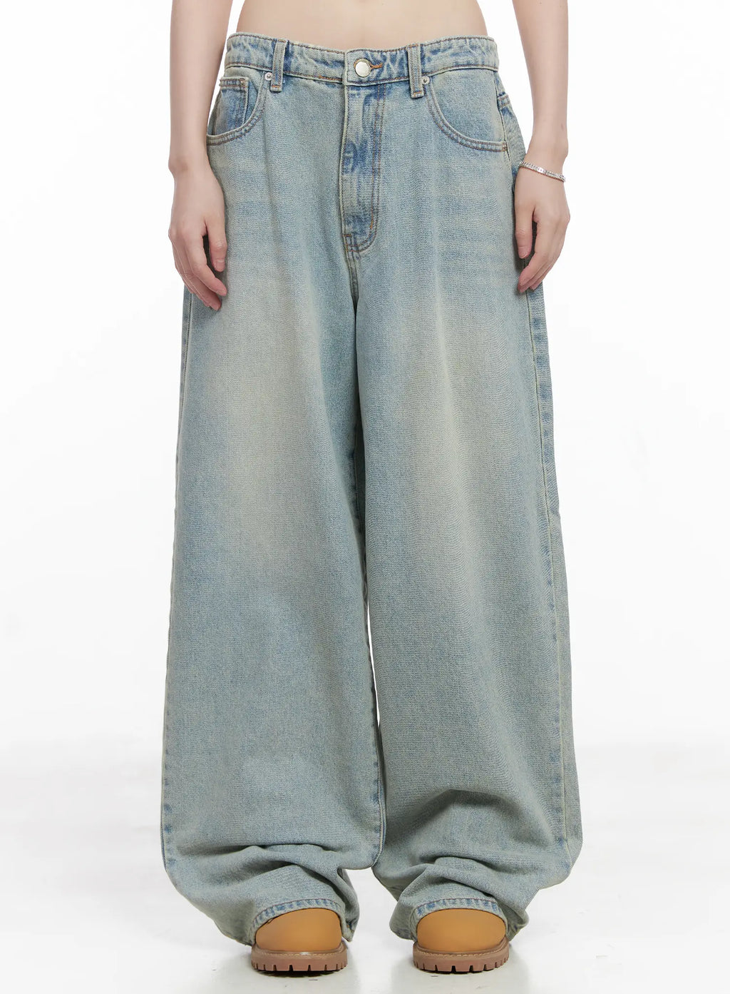 Lilly Light Wash Baggy Jeans CG519