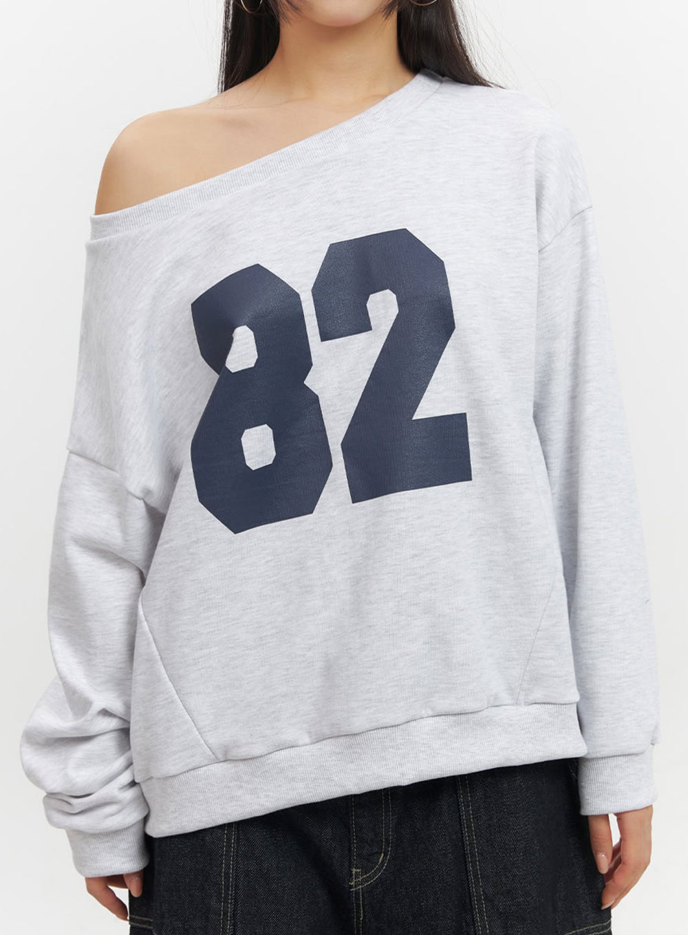 One-Shoulder Graphic Crewneck IF510