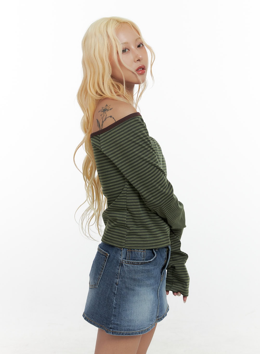 Chic Striped Off-Shoulder Long Sleeve  CS425