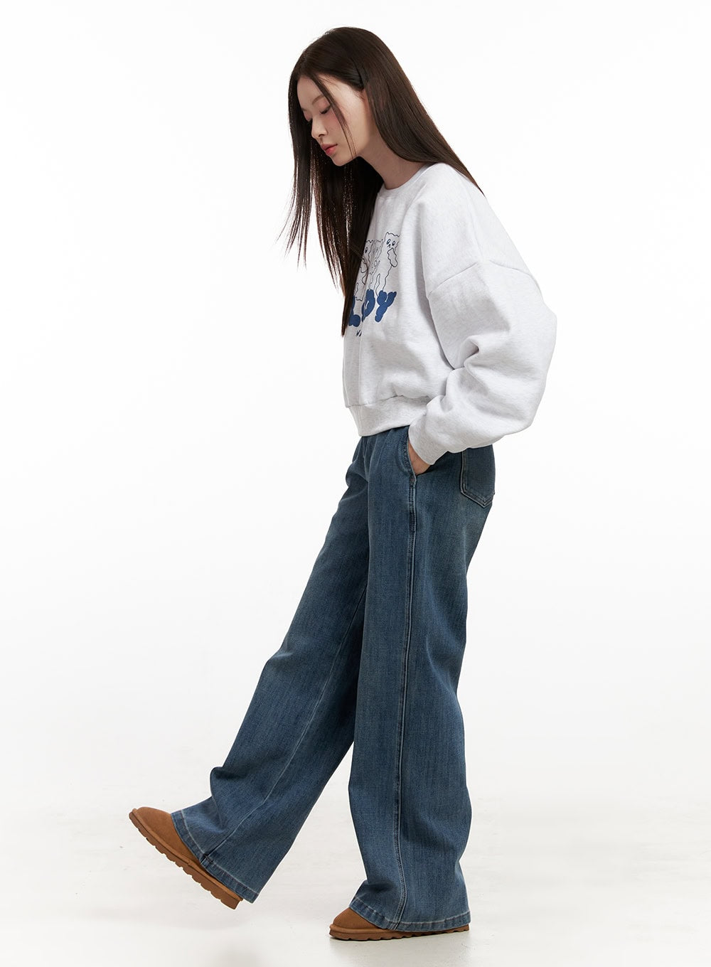 Bear Graphic Long Sleeve Crewneck ON422