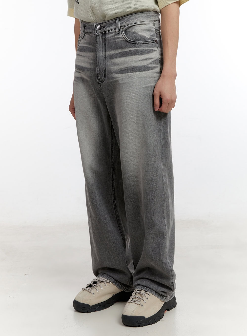 Men's Wide-Fit Washed Jeans IA507