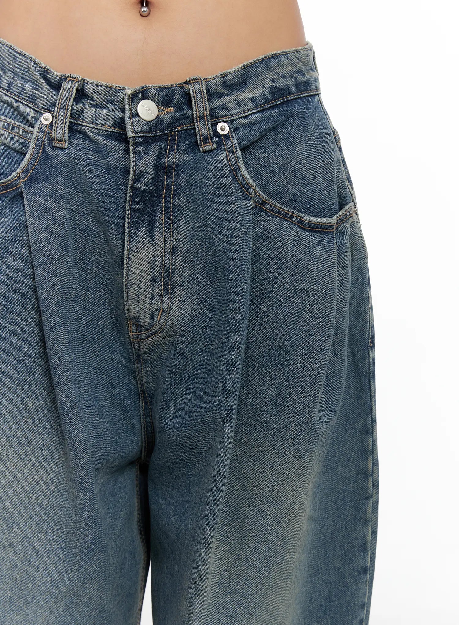 Aura Pleated Wide Jeans CS524