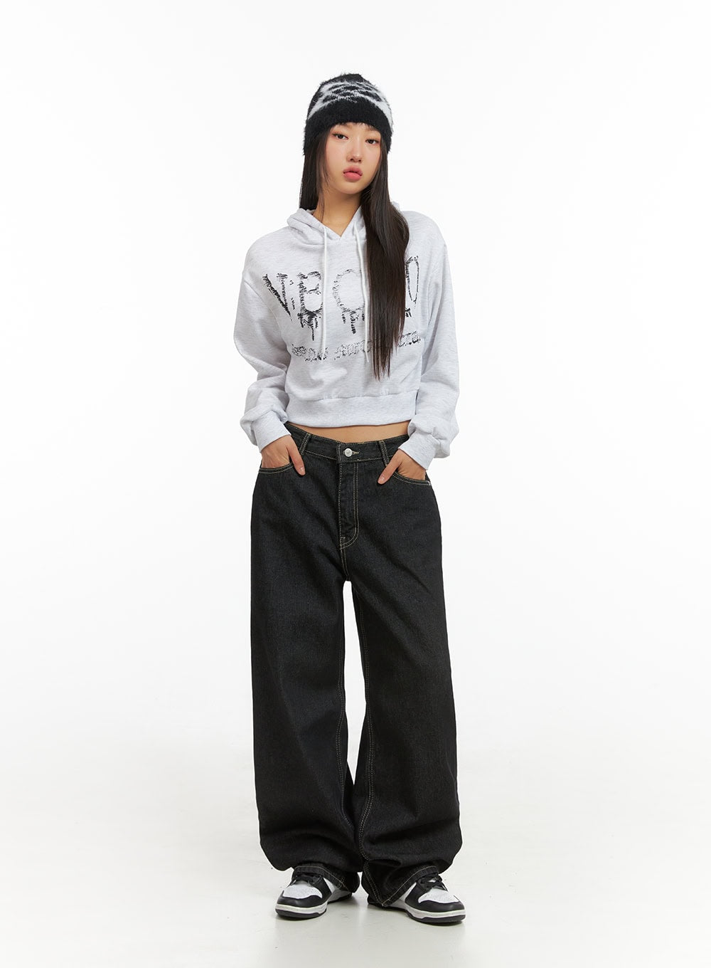 Clover Stitched Baggy Jeans IS402
