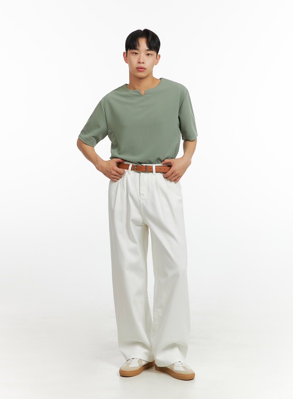 Men's Solid V-Neck T-Shirt IU414