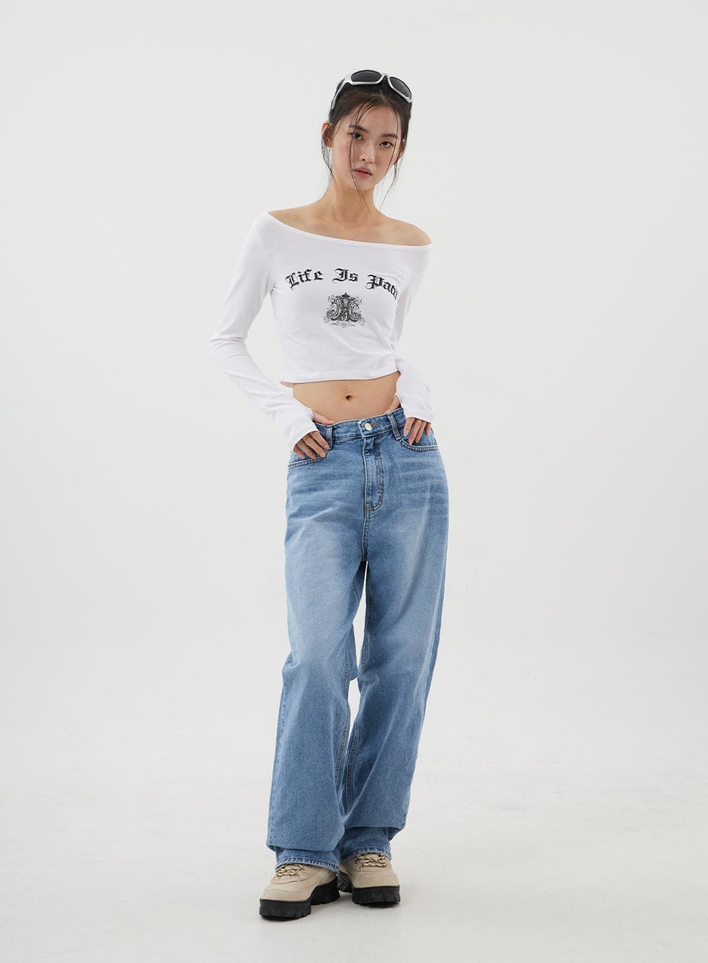 Graphic Off-Shoulder Warmer Cropped Top CJ310