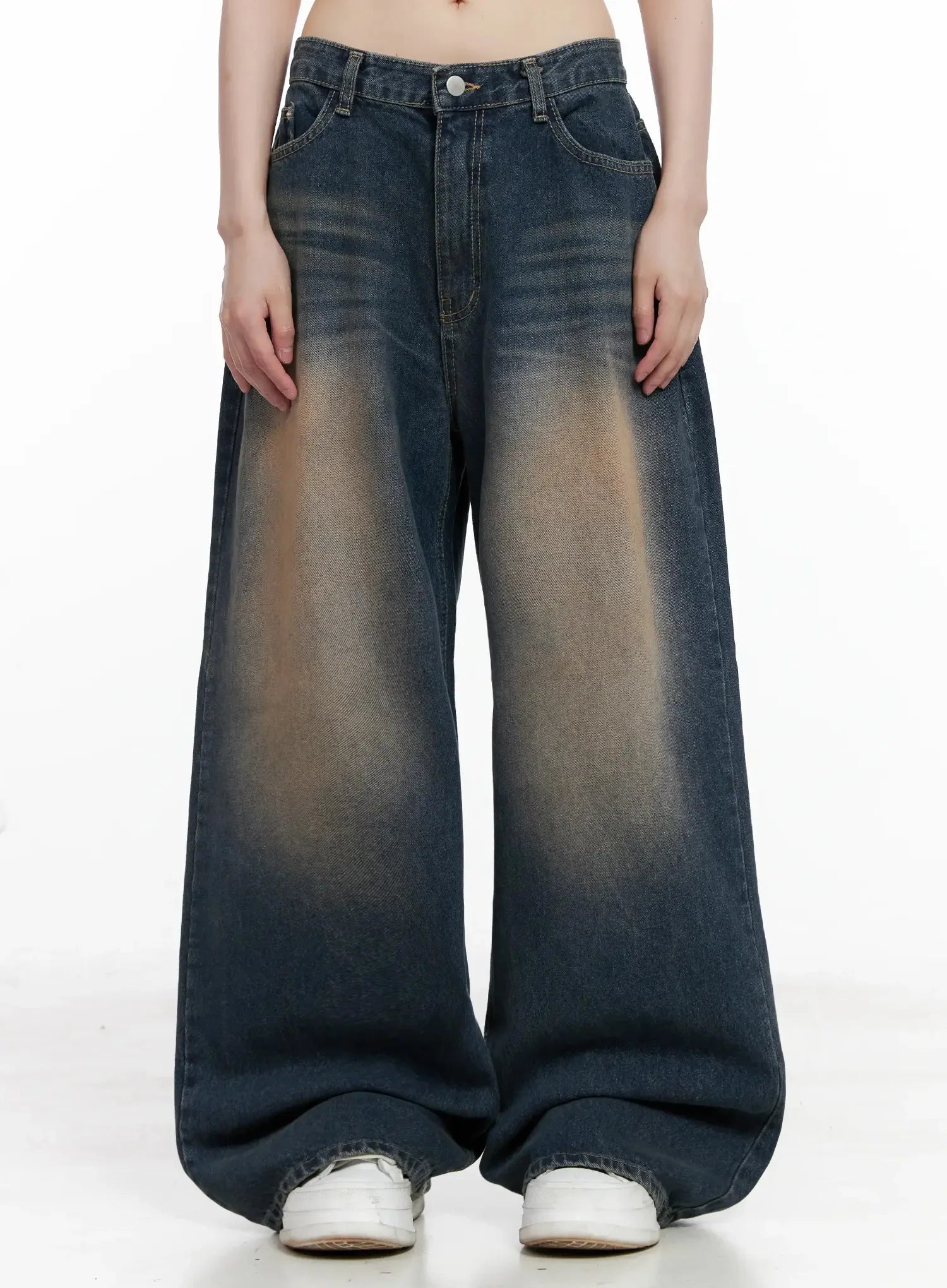 Solji Acid Washed Wide-Leg Jeans IL531