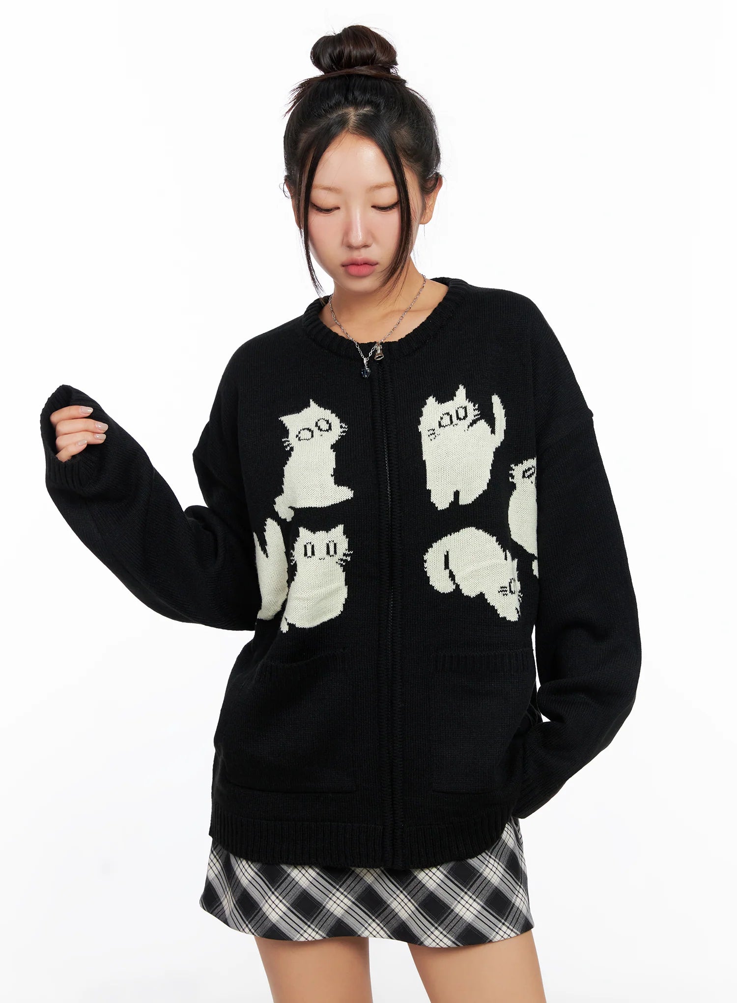 Oversized Graphic Zip-up Sweater CO515