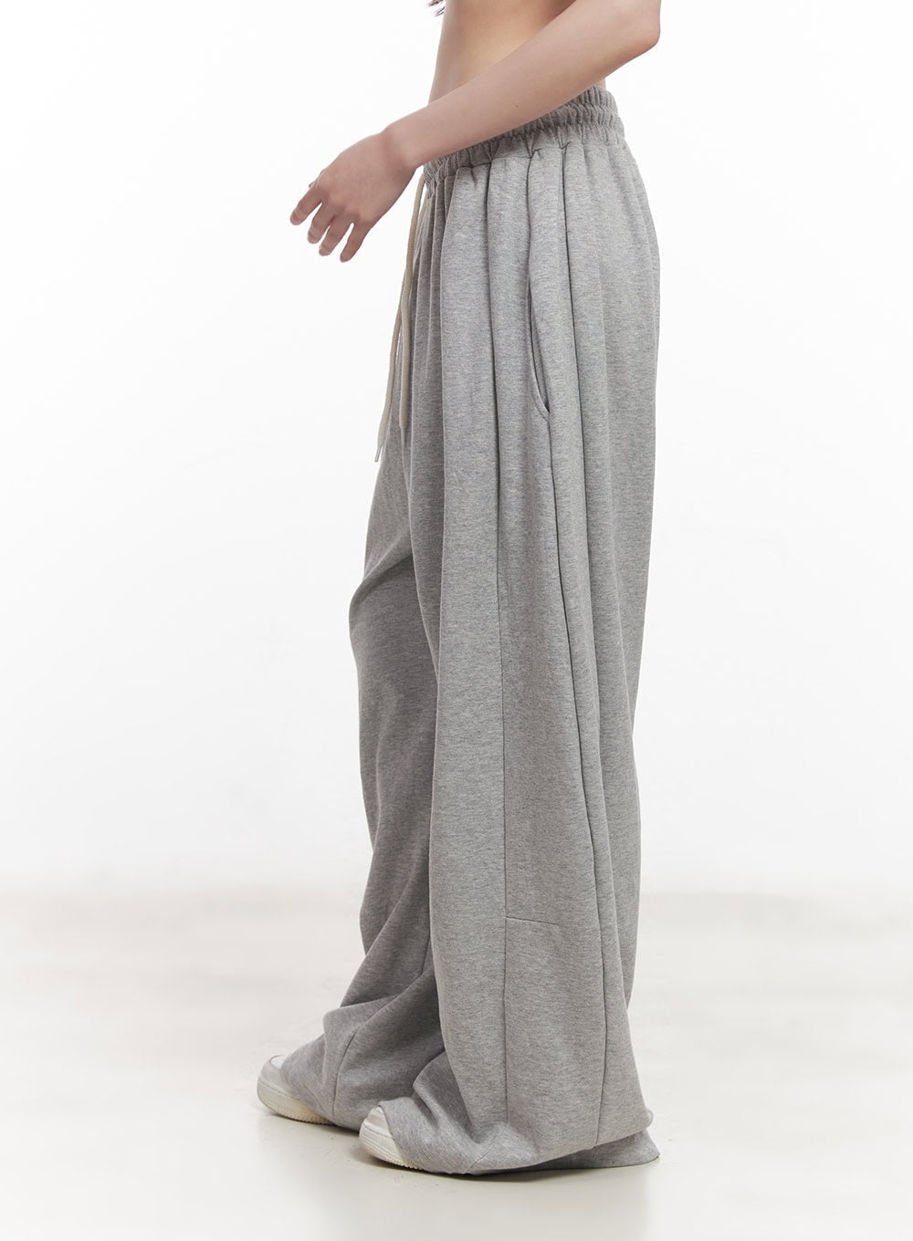 Adjustable Pintuck Wide-Leg Sweatpants CY521