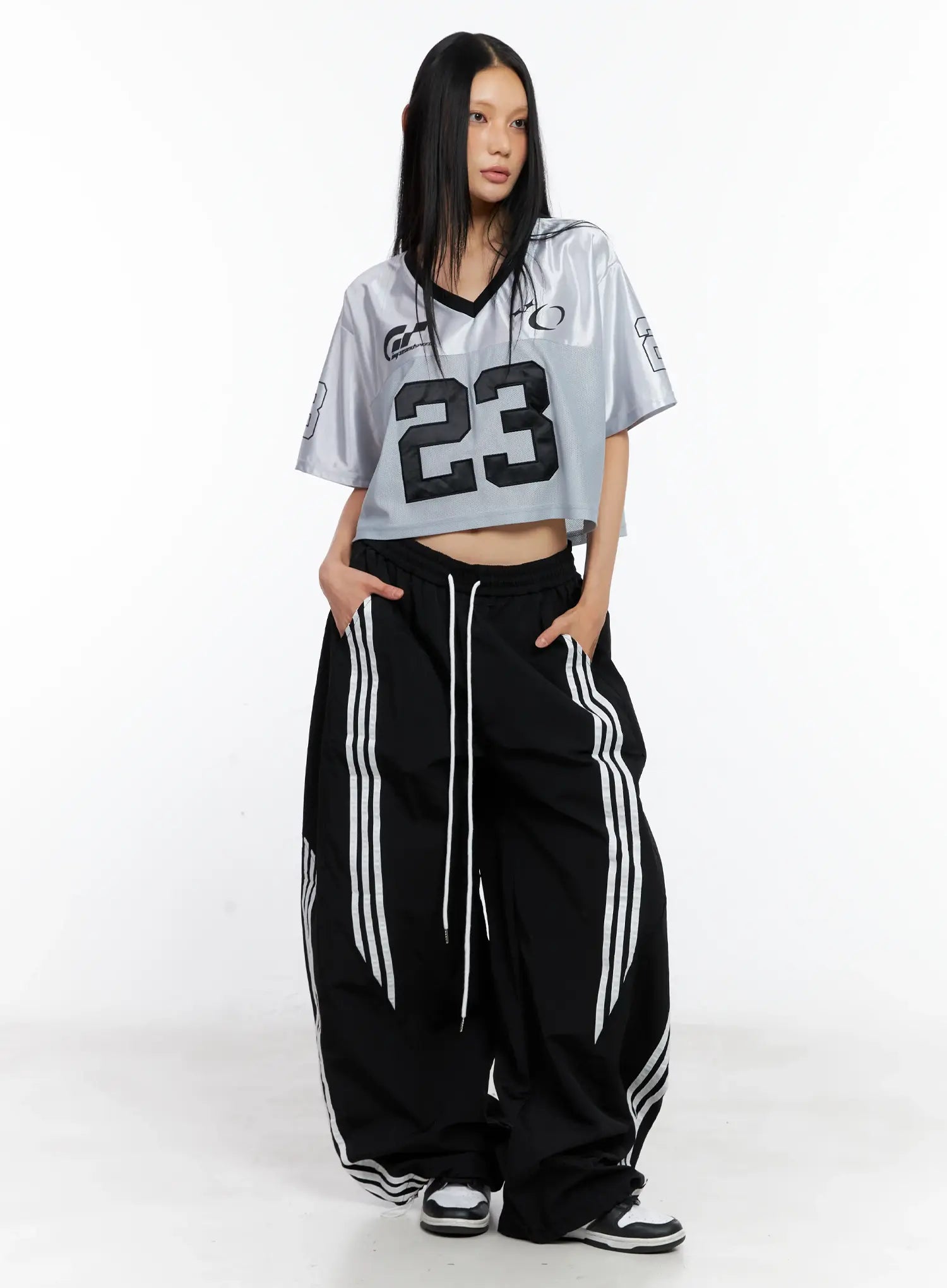 Glossy V-Neck Cropped Jersey CL529