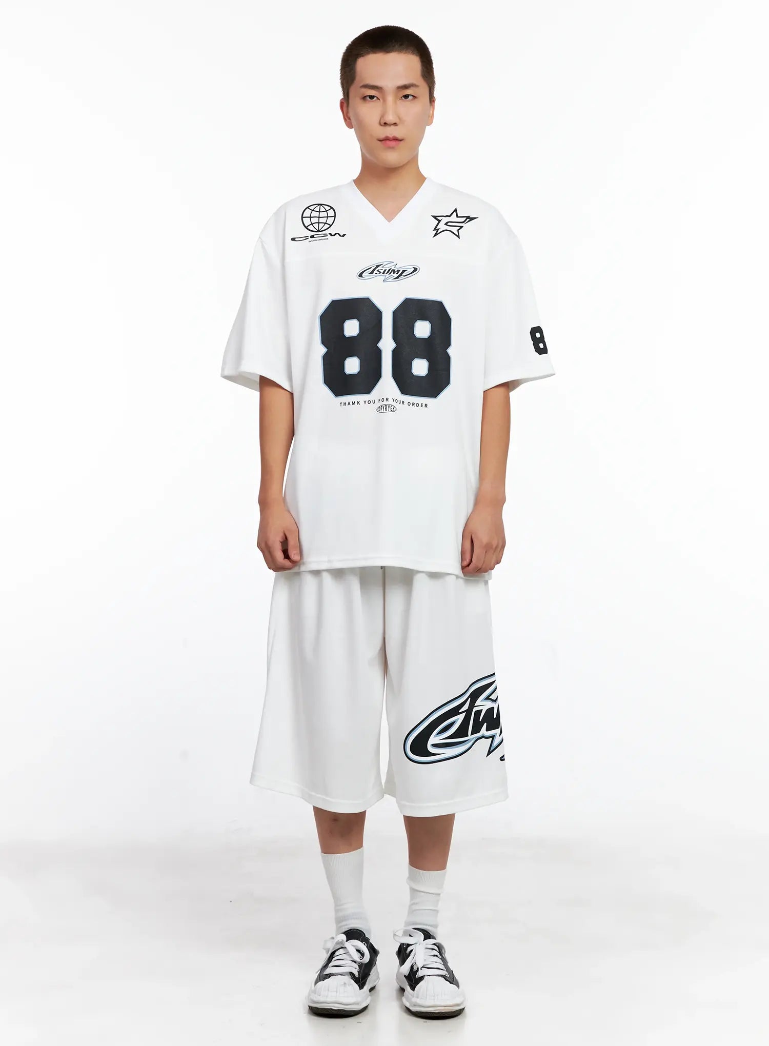 Men's Oversized Graphic V-Neck Tee IG508