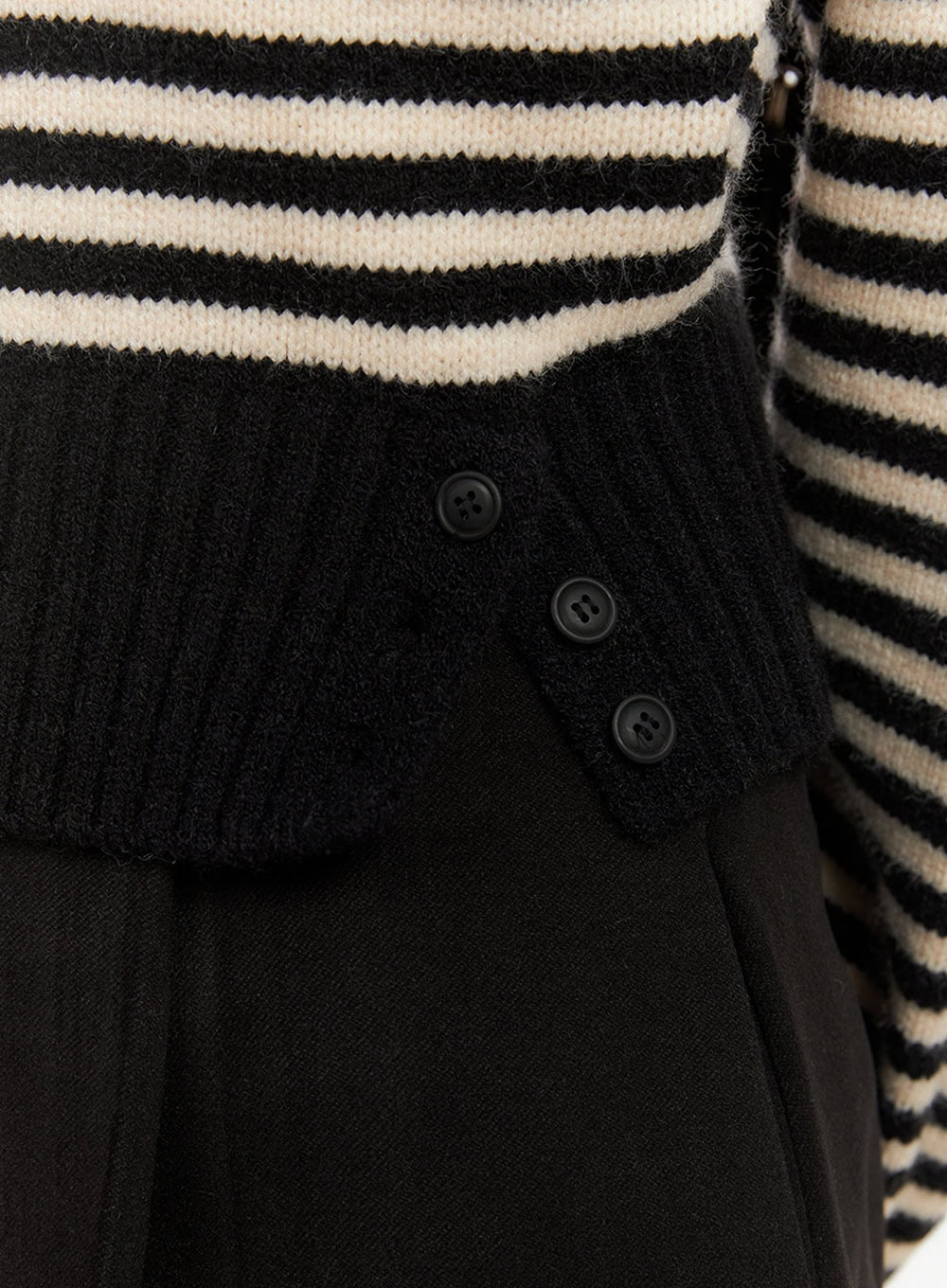 Stripe Oversized V-Neck Sweater IF505