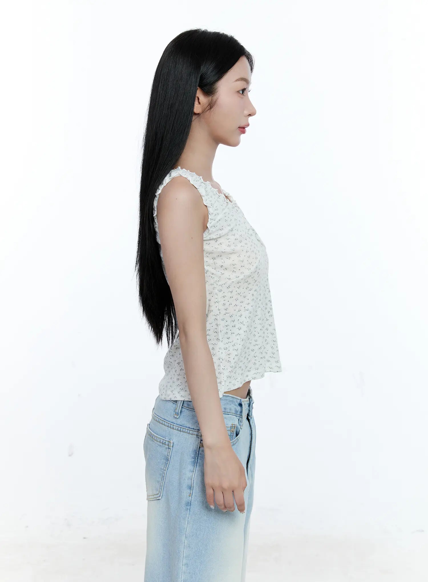 Ruffle V-Neck Sleeveless Top CG512