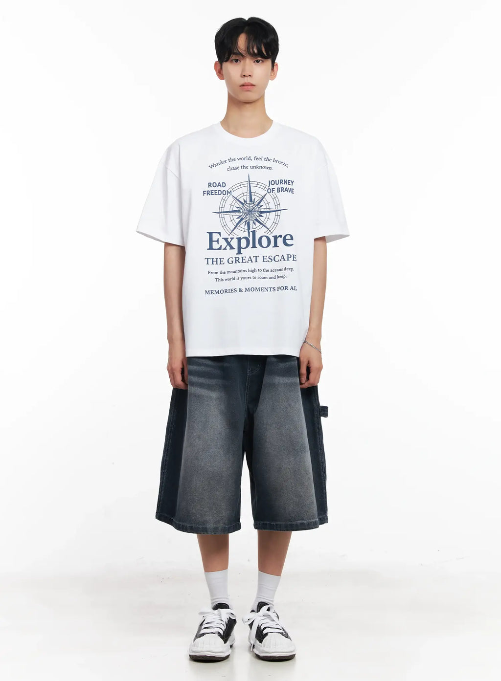 Men's "Explore" Graphic Tee IL504