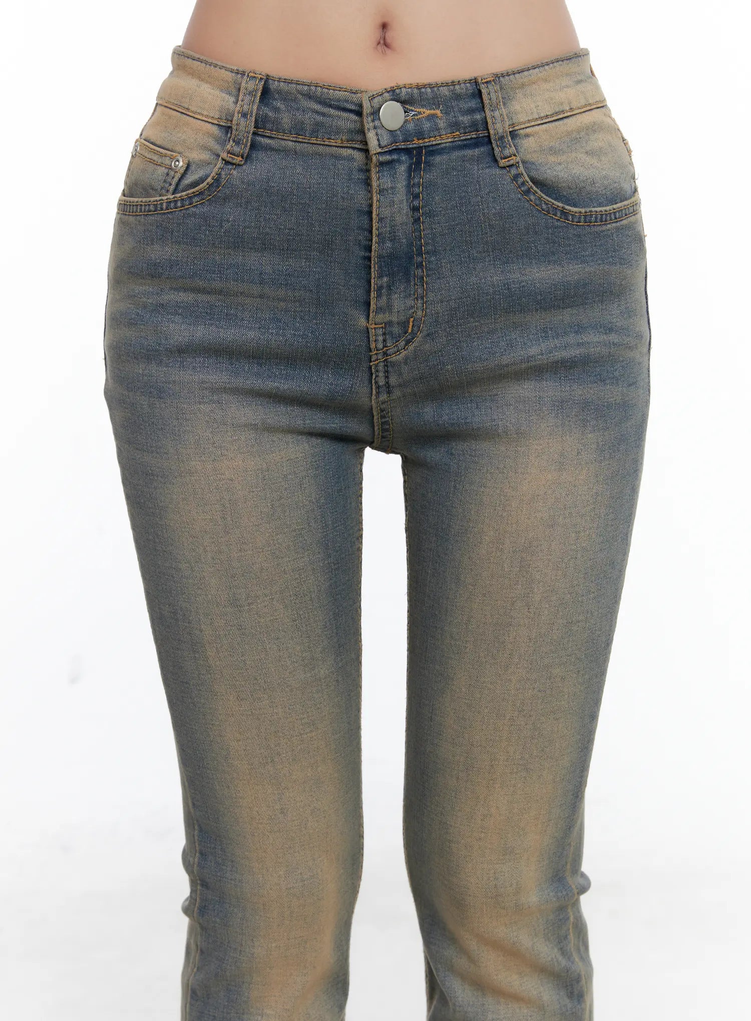 August Vintage Wash Flare Jeans CS502