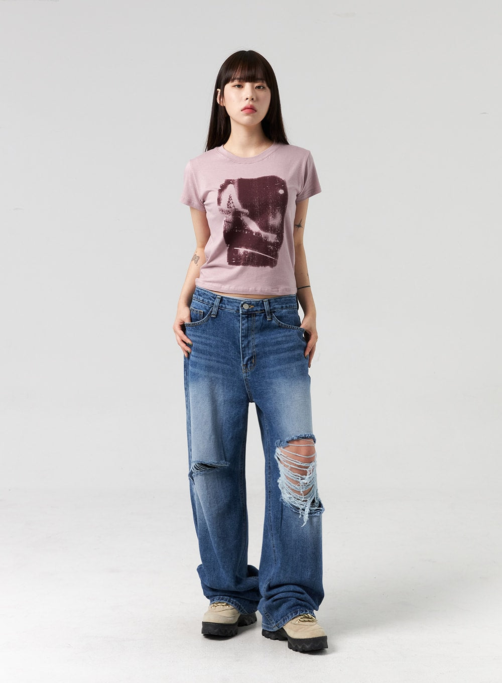 Mid-Wash Ripped Jeans CL328