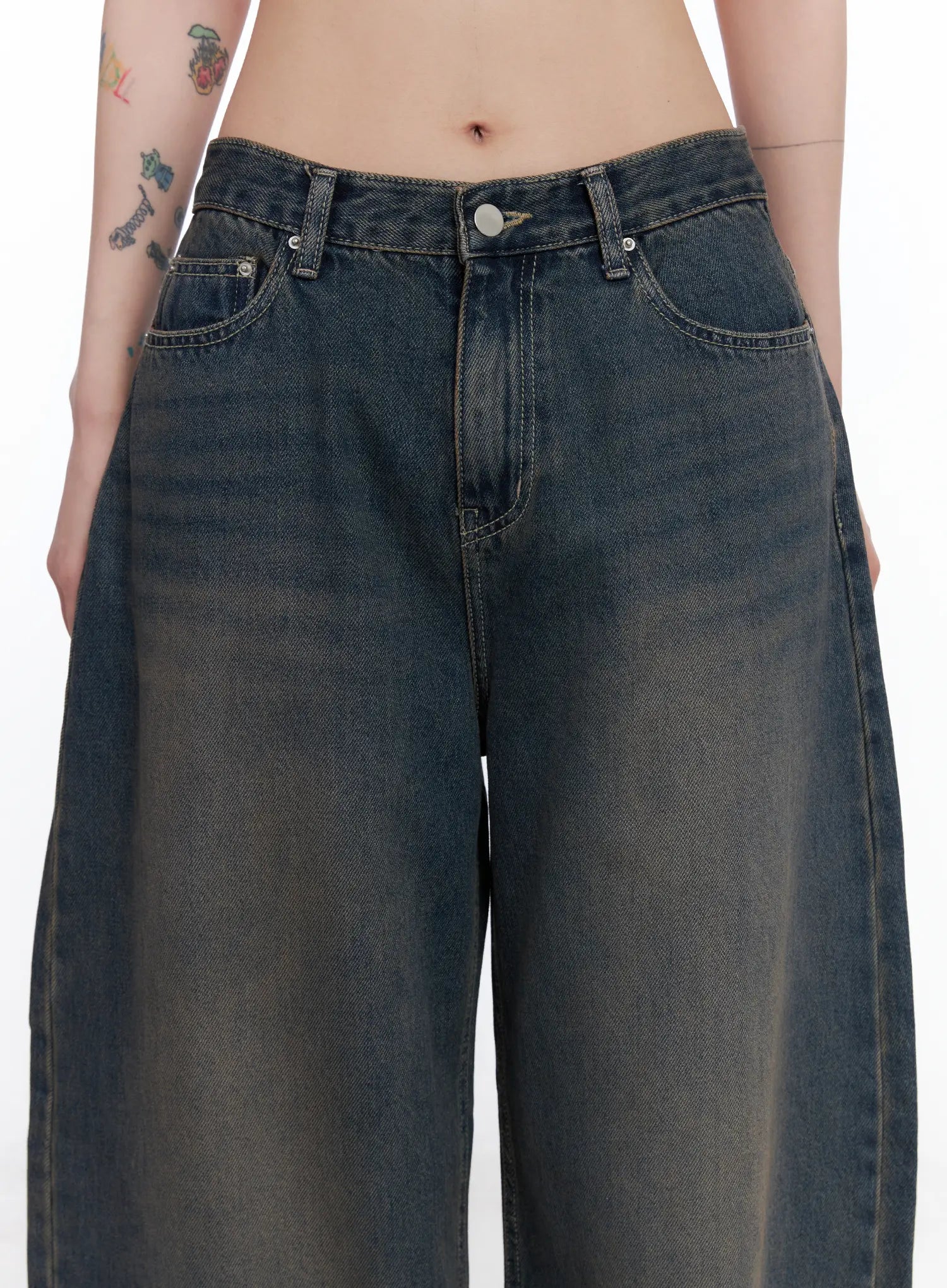 Ocean Faded Balloon Fit Jeans CS510