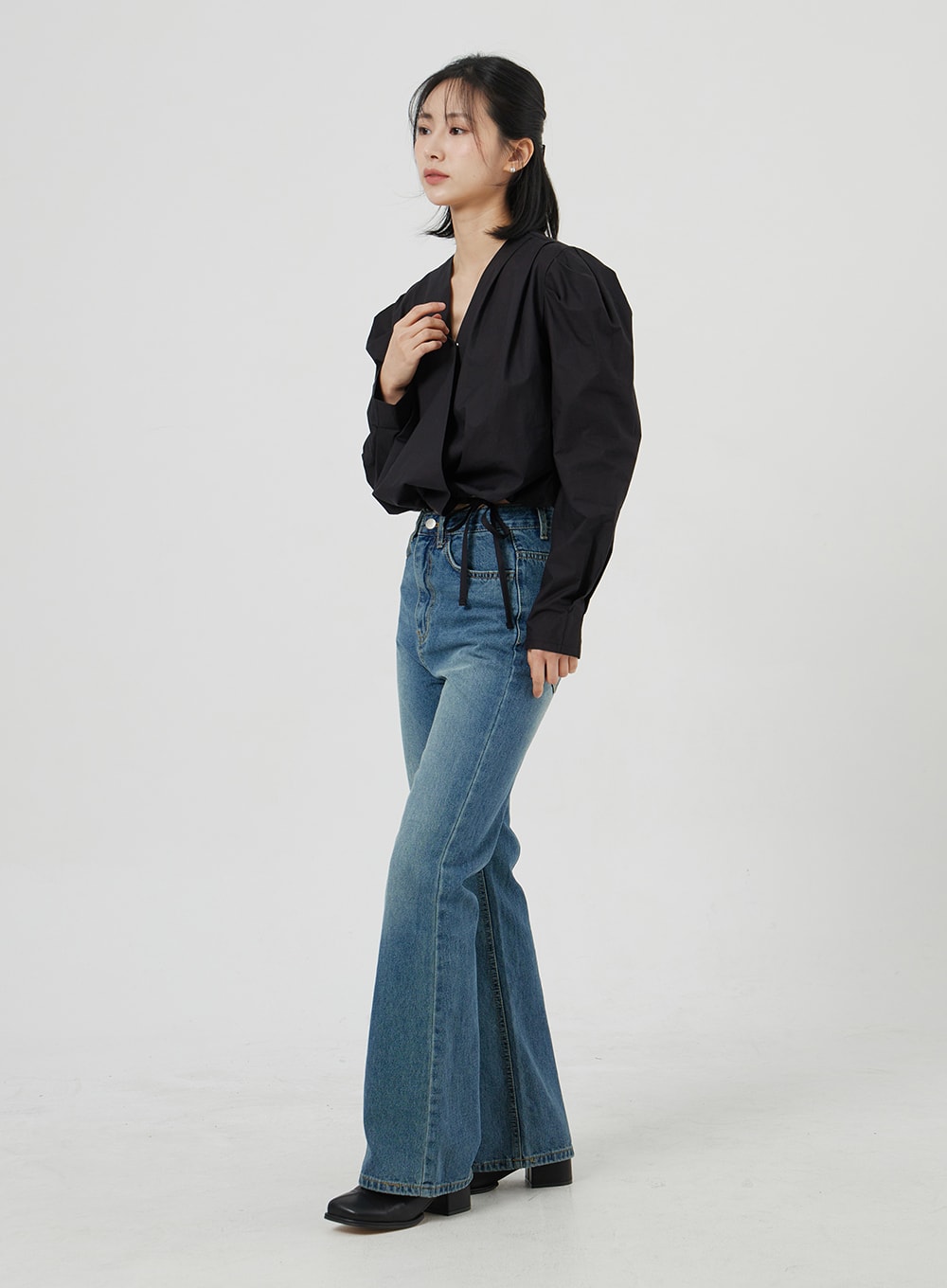 V-Neck Cropped Blouse OM303