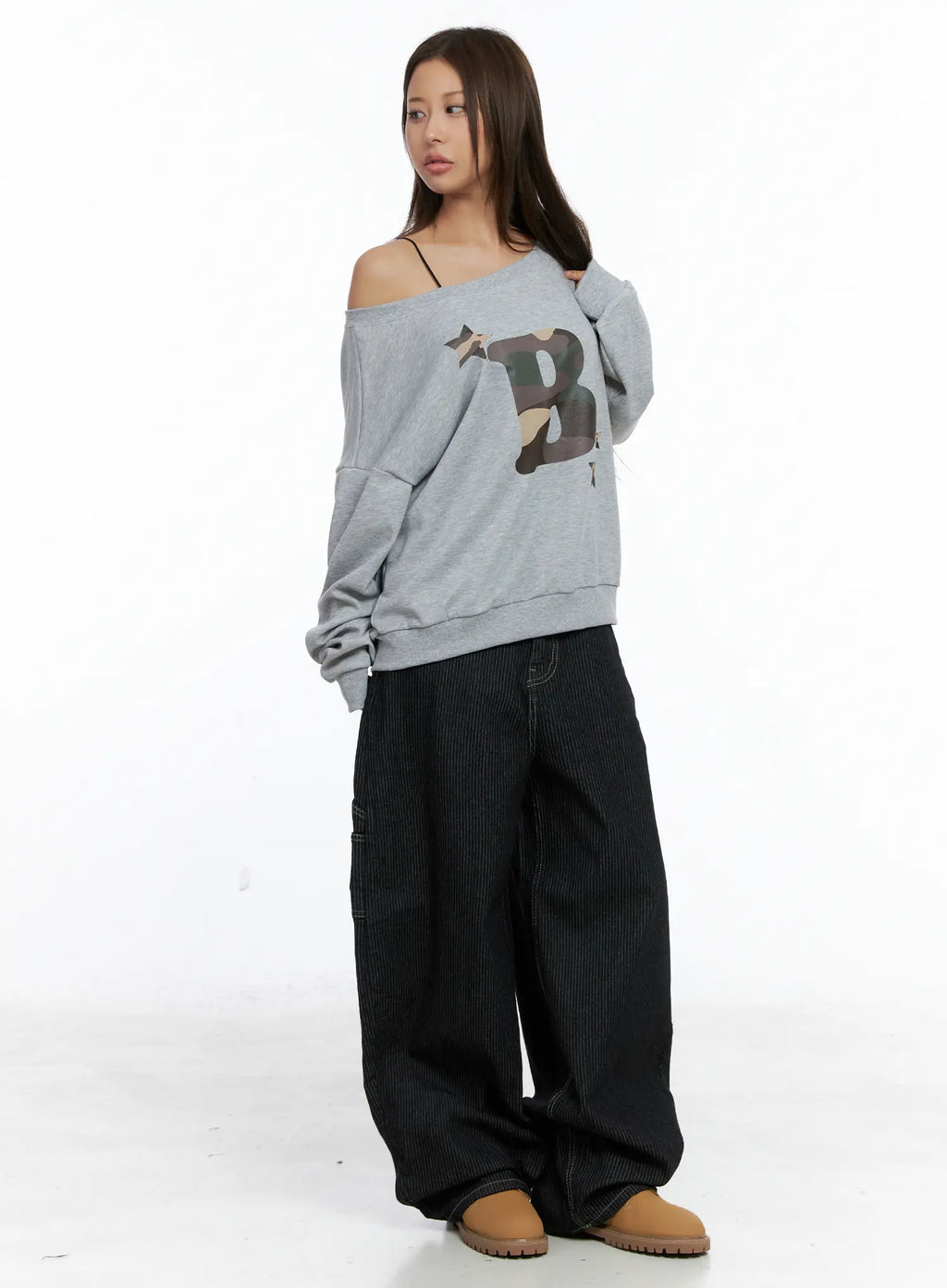 Camo Logo Off-Shoulder Sweatshirt CS505